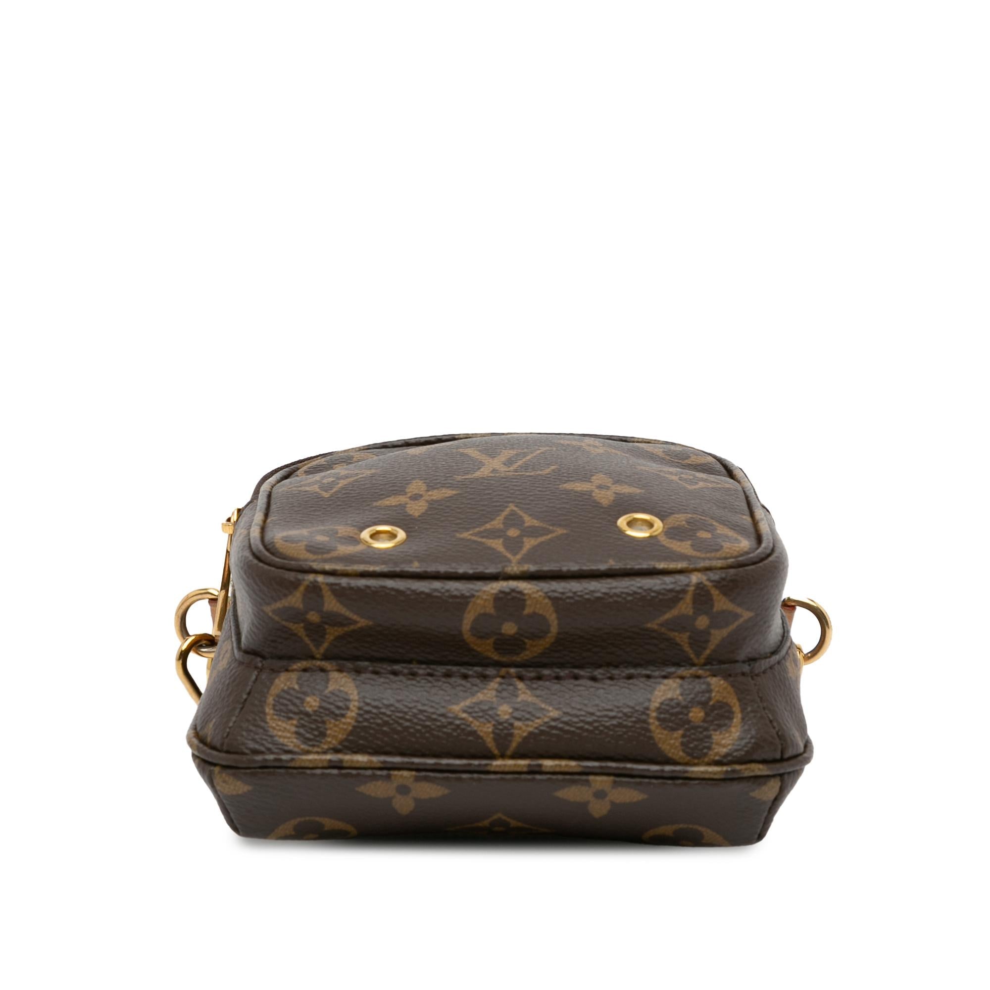 Louis Vuitton Monogram Utility Phone Sleeve (SHG-h61XTd)