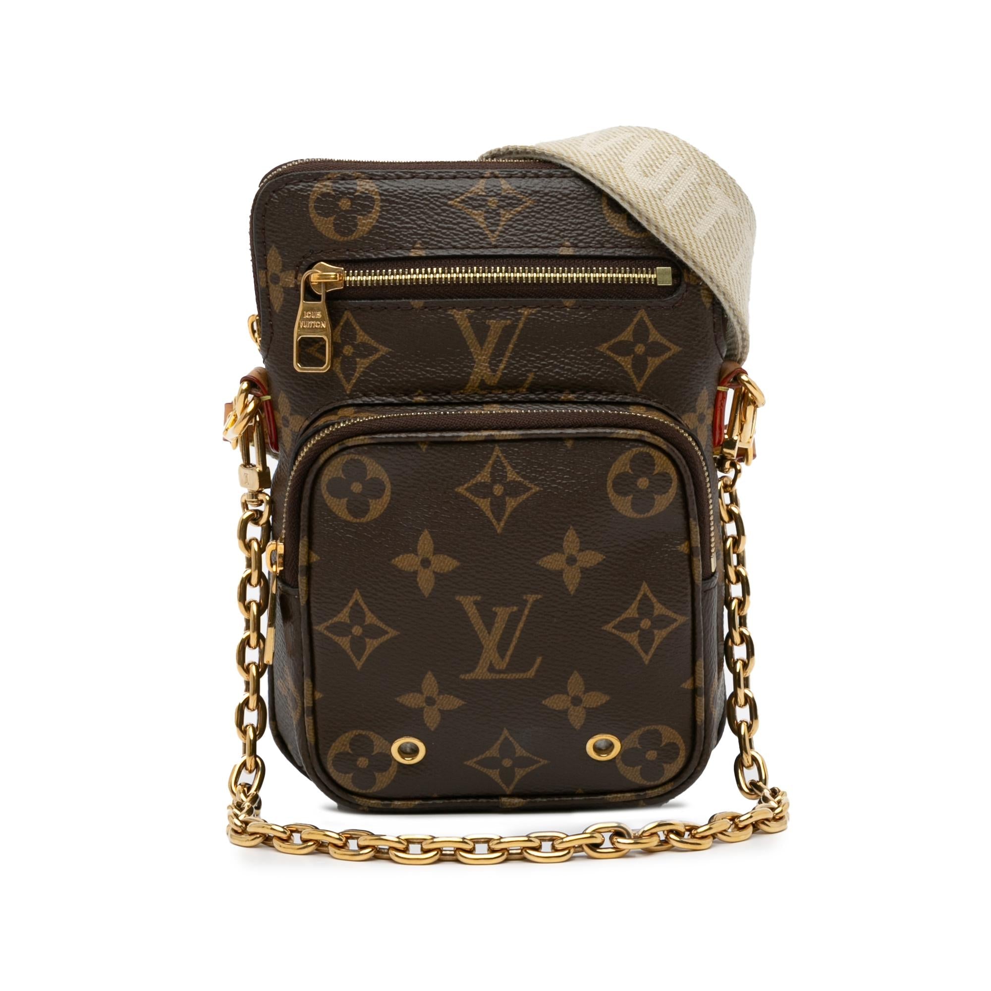 Louis Vuitton Monogram Utility Phone Sleeve (SHG-h61XTd)
