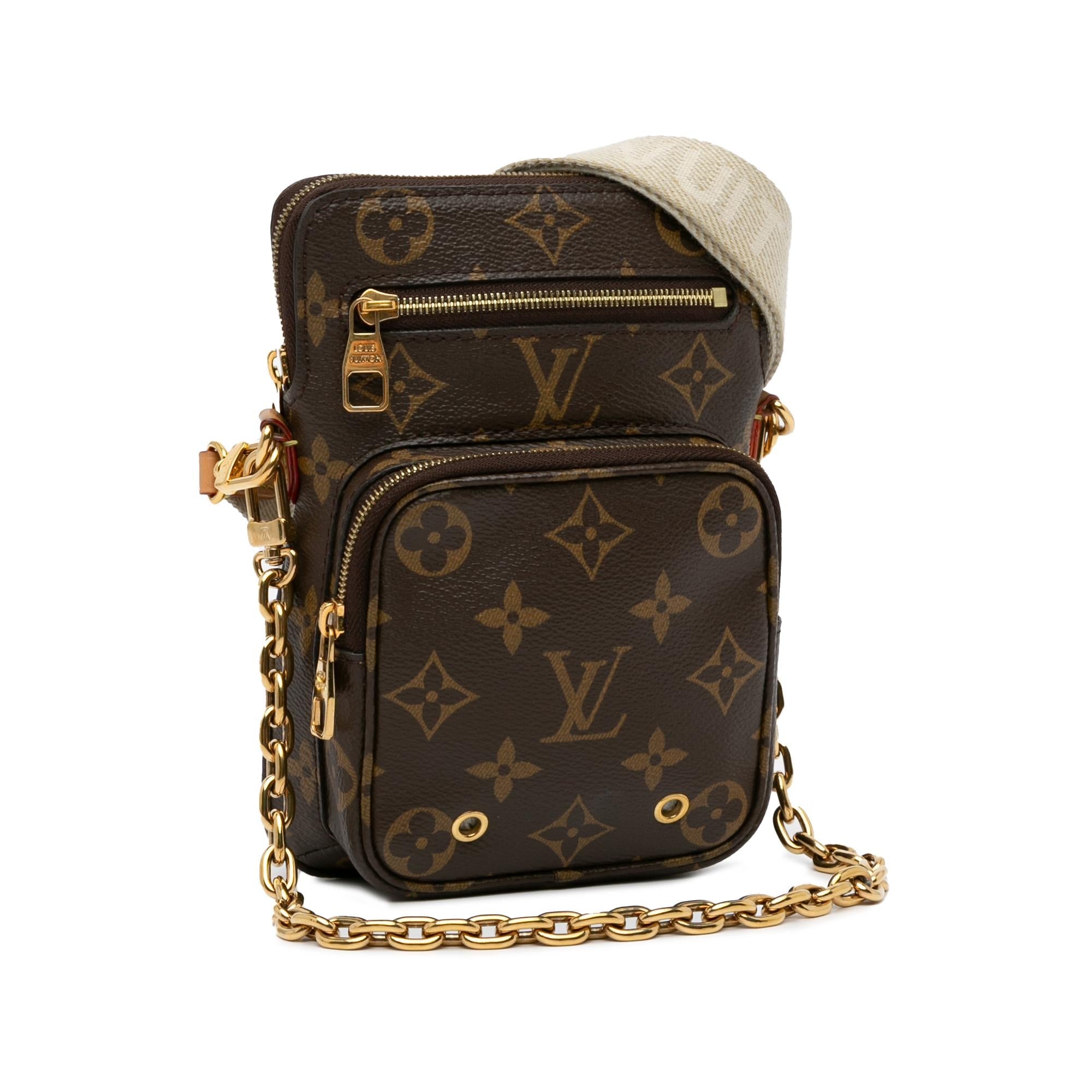 Louis Vuitton Monogram Utility Phone Sleeve (SHG-h61XTd)