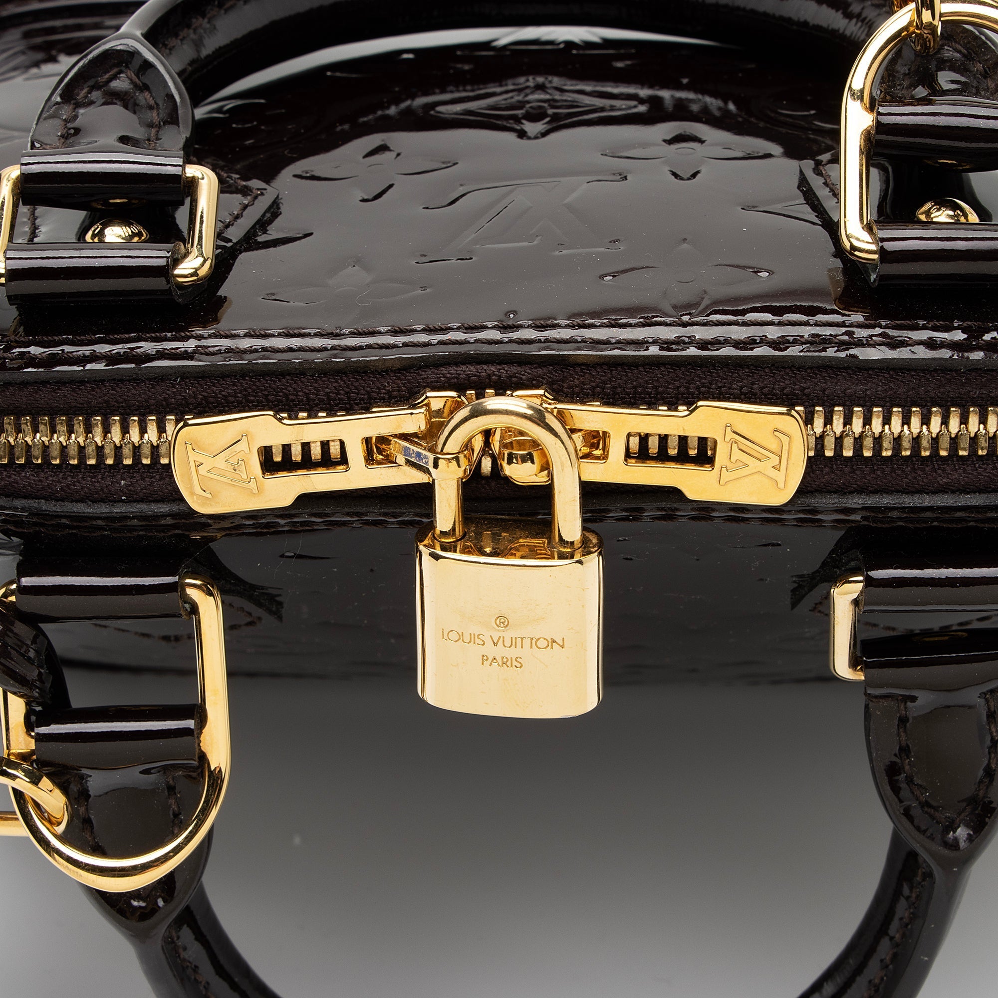 Louis Vuitton Monogram Vernis Alma BB Satchel (SHF-nXDD7c)