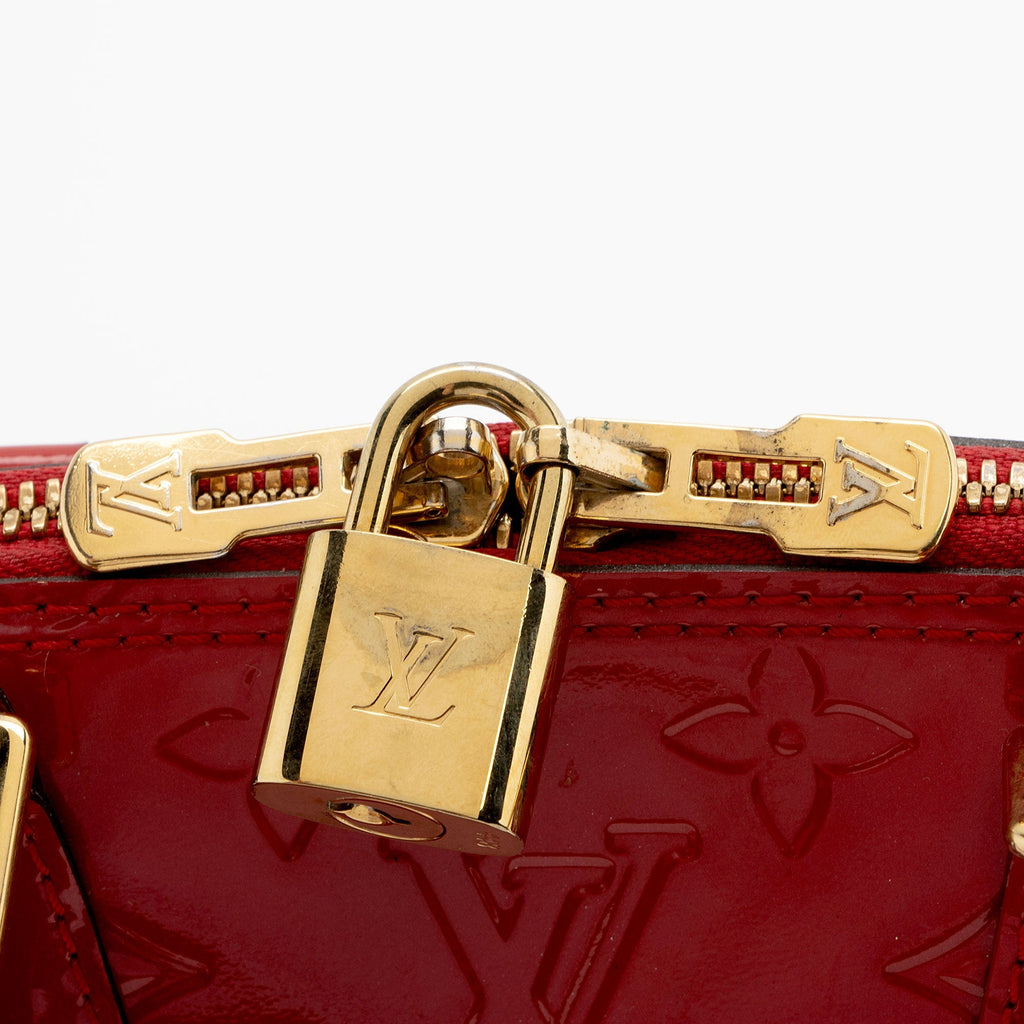 Louis Vuitton Monogram Vernis Alma BB Satchel (SHF-Rw84C7)