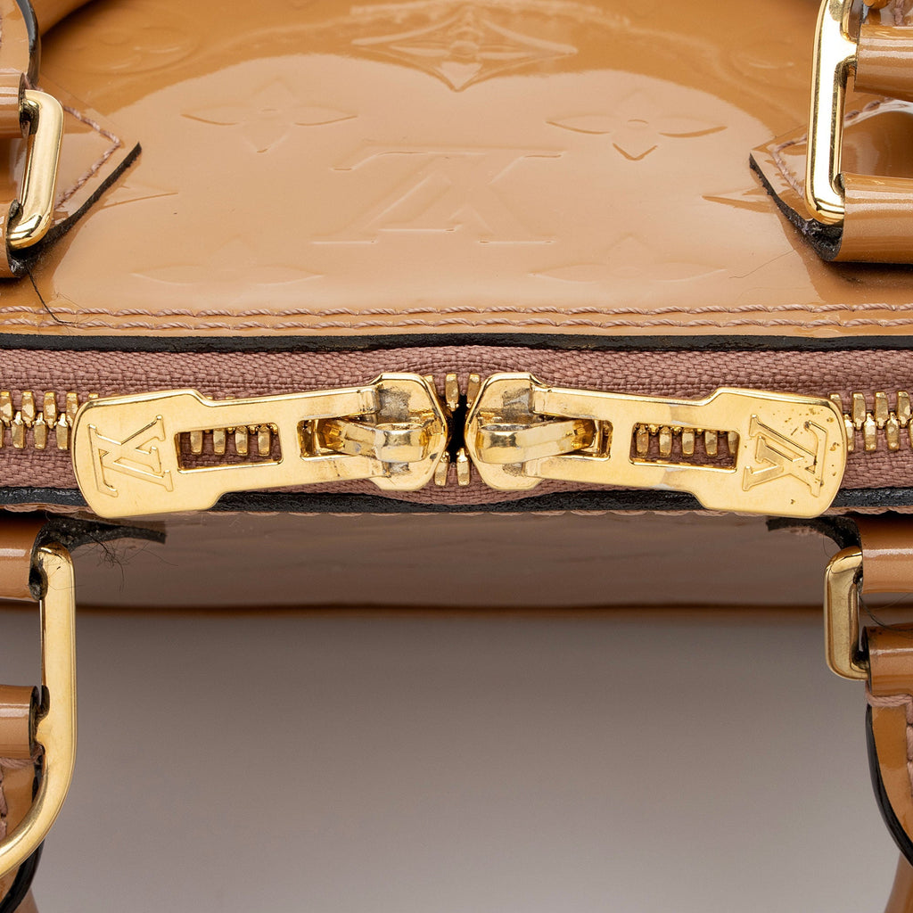 Louis Vuitton Monogram Vernis Alma BB Satchel (SHF-WrgZSd)