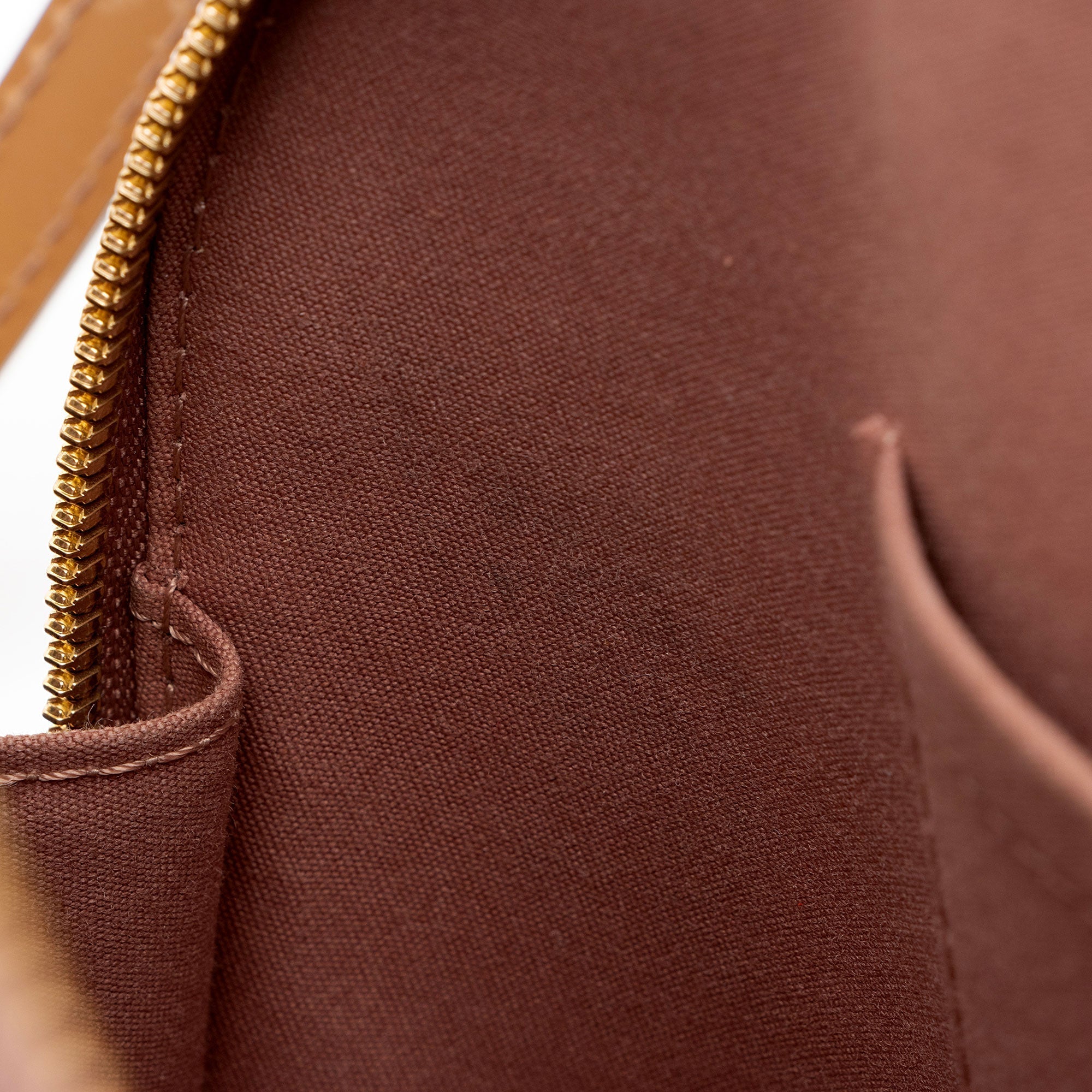 Louis Vuitton Monogram Vernis Alma BB Satchel (SHF-WrgZSd)