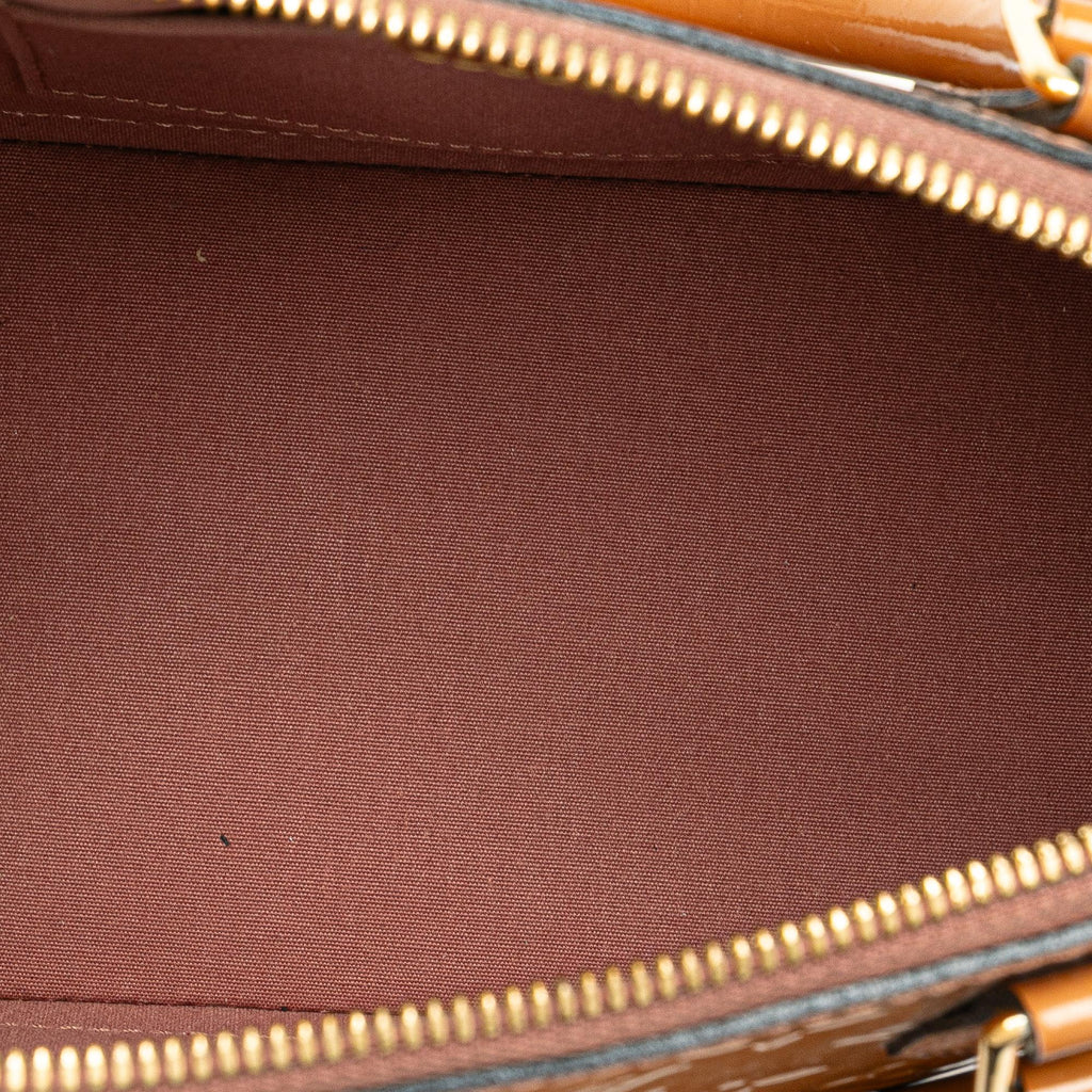 Louis Vuitton Monogram Vernis Alma BB (SHG-tGf0Fd)