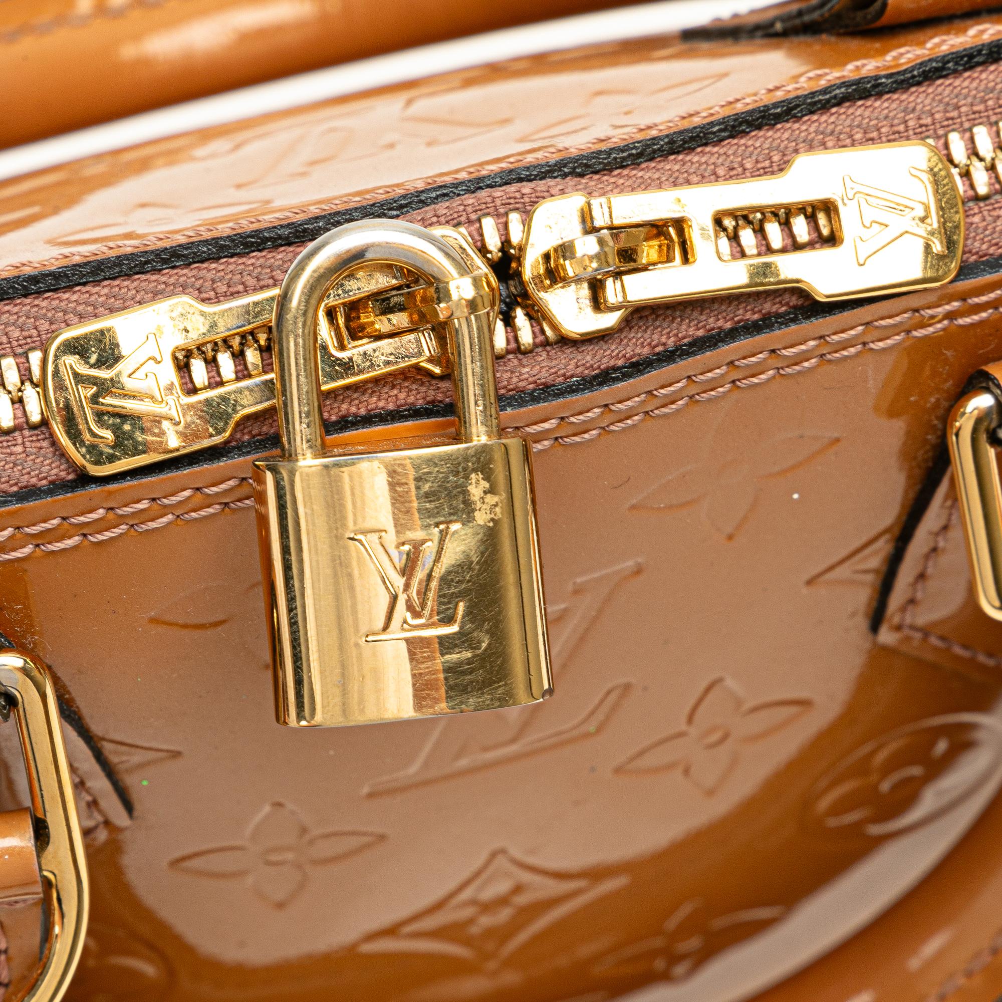 Louis Vuitton Monogram Vernis Alma BB (SHG-tGf0Fd)