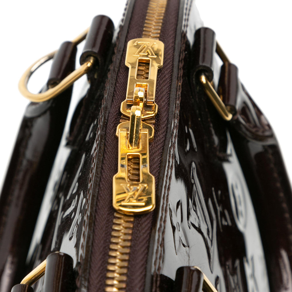 Louis Vuitton Monogram Vernis Alma BB (SHG-eD6Sx4)