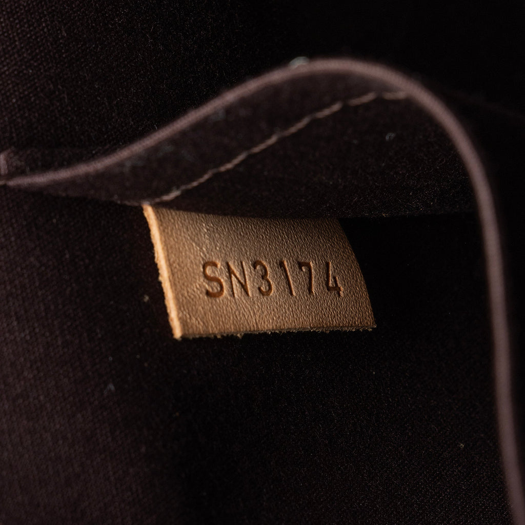 Louis Vuitton Monogram Vernis Alma PM Satchel (SHF-fmHWuP)