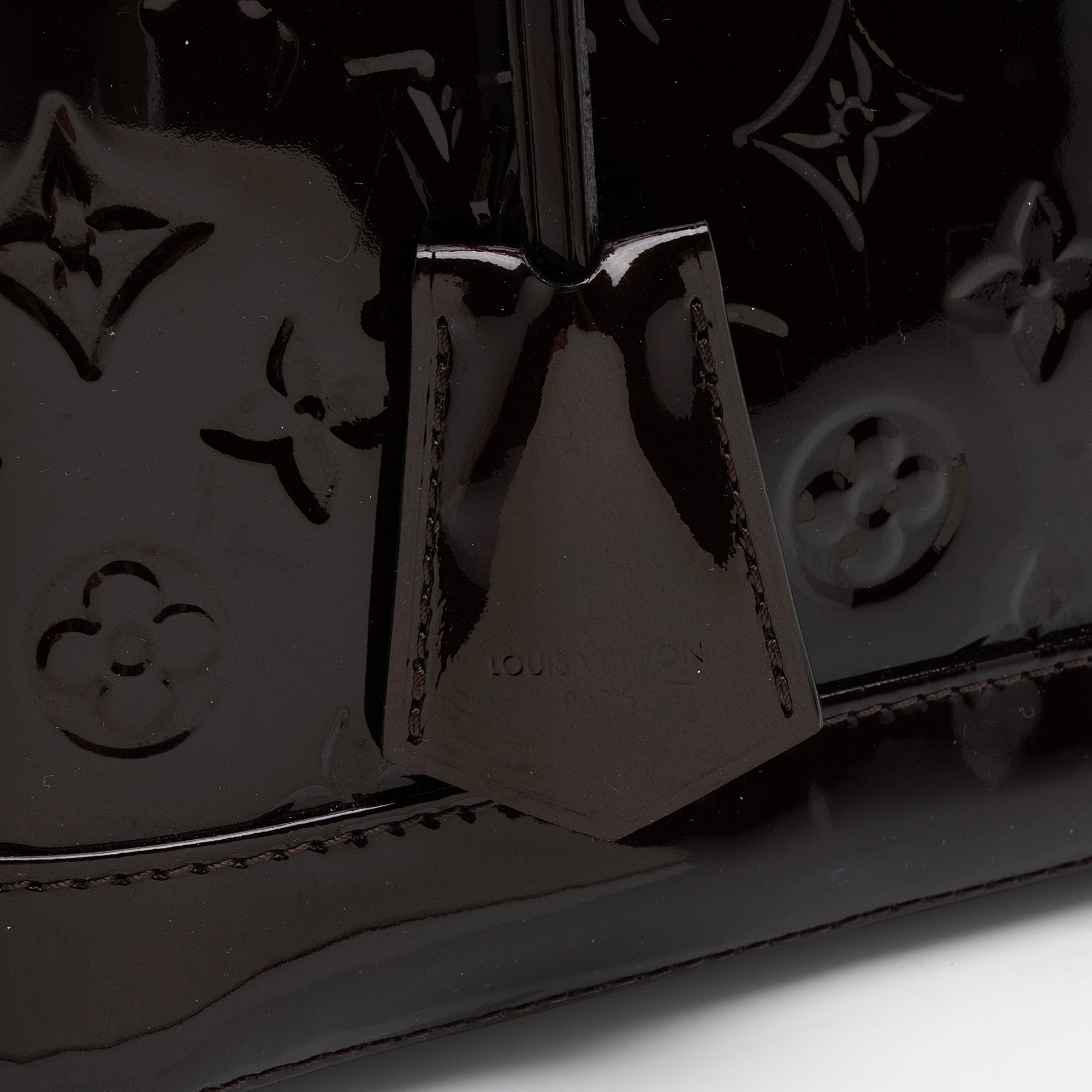 Louis Vuitton Monogram Vernis Alma PM Satchel (SHF-fmHWuP)