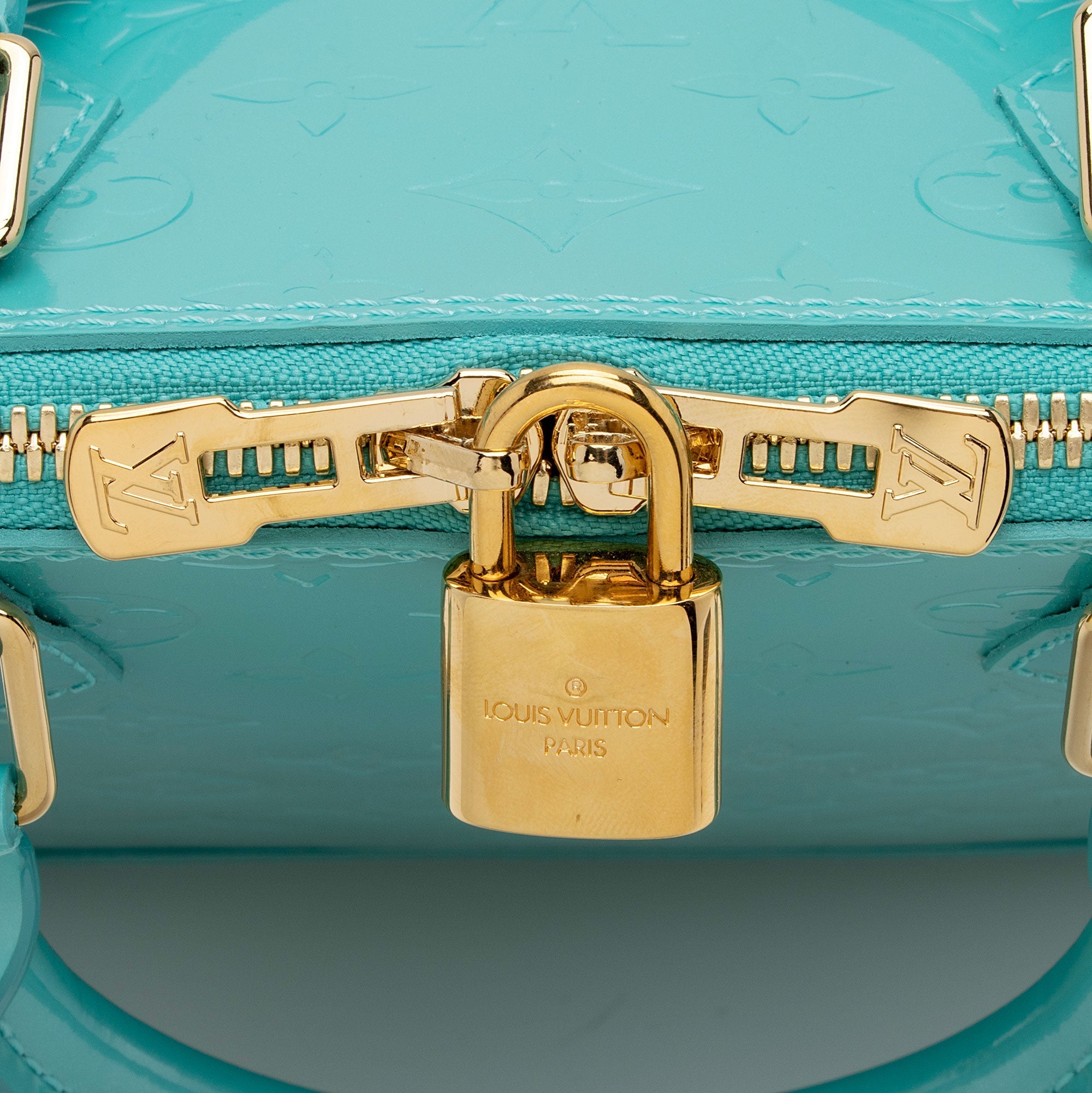 Louis Vuitton Monogram Vernis Alma PM Satchel (SHF-qtN90H)