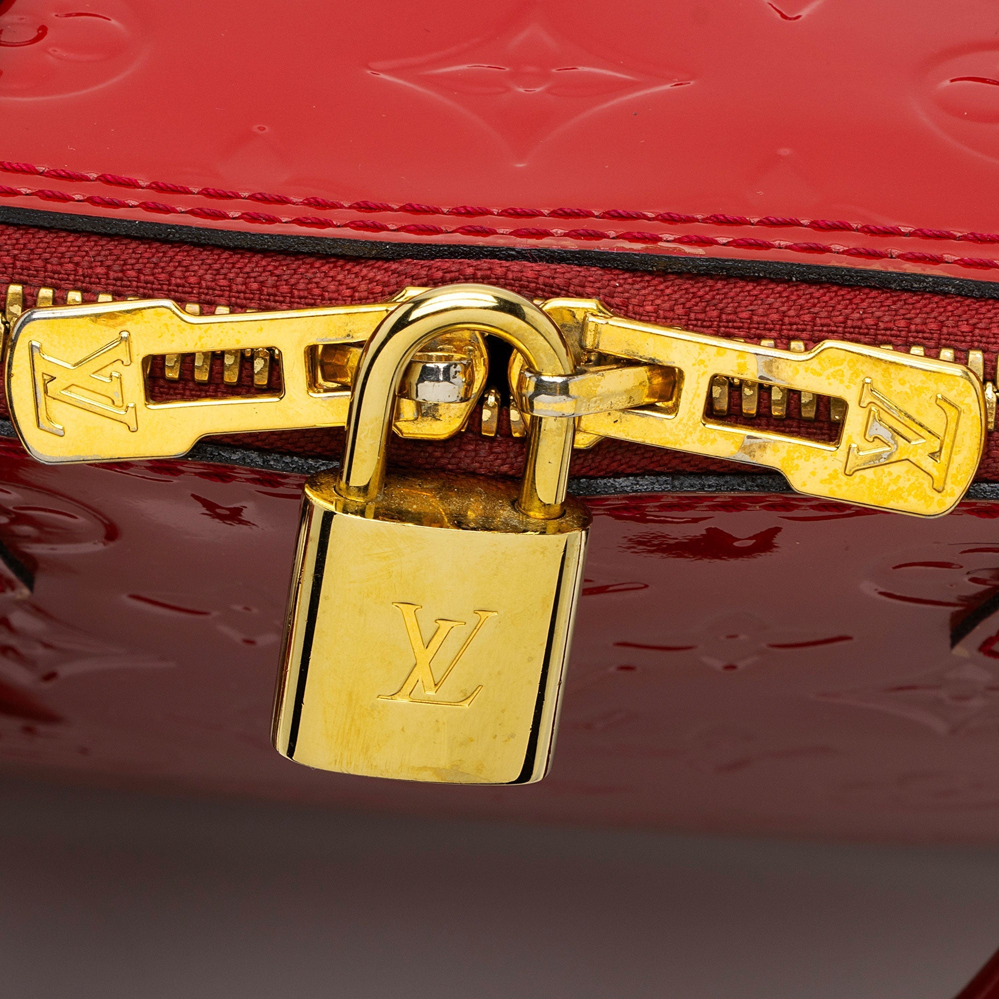 Louis Vuitton Monogram Vernis Alma PM Satchel (SHF-G4aK2V)