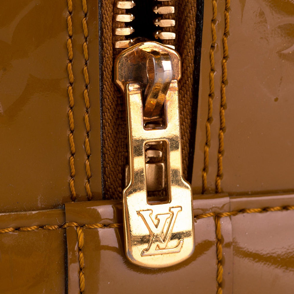 Louis Vuitton Monogram Vernis Alma PM (SHG-KVeSUD)