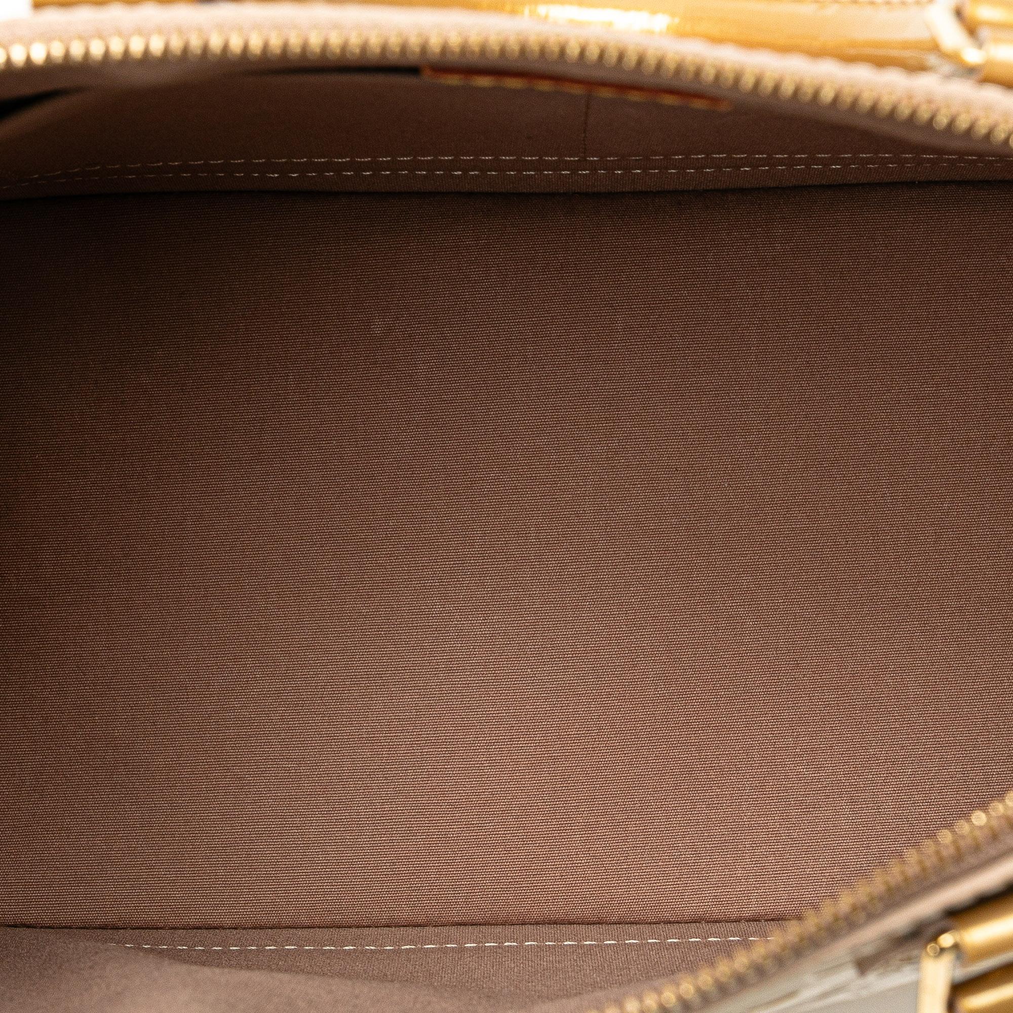 Louis Vuitton Monogram Vernis Alma PM (SHG-b4TwAV)