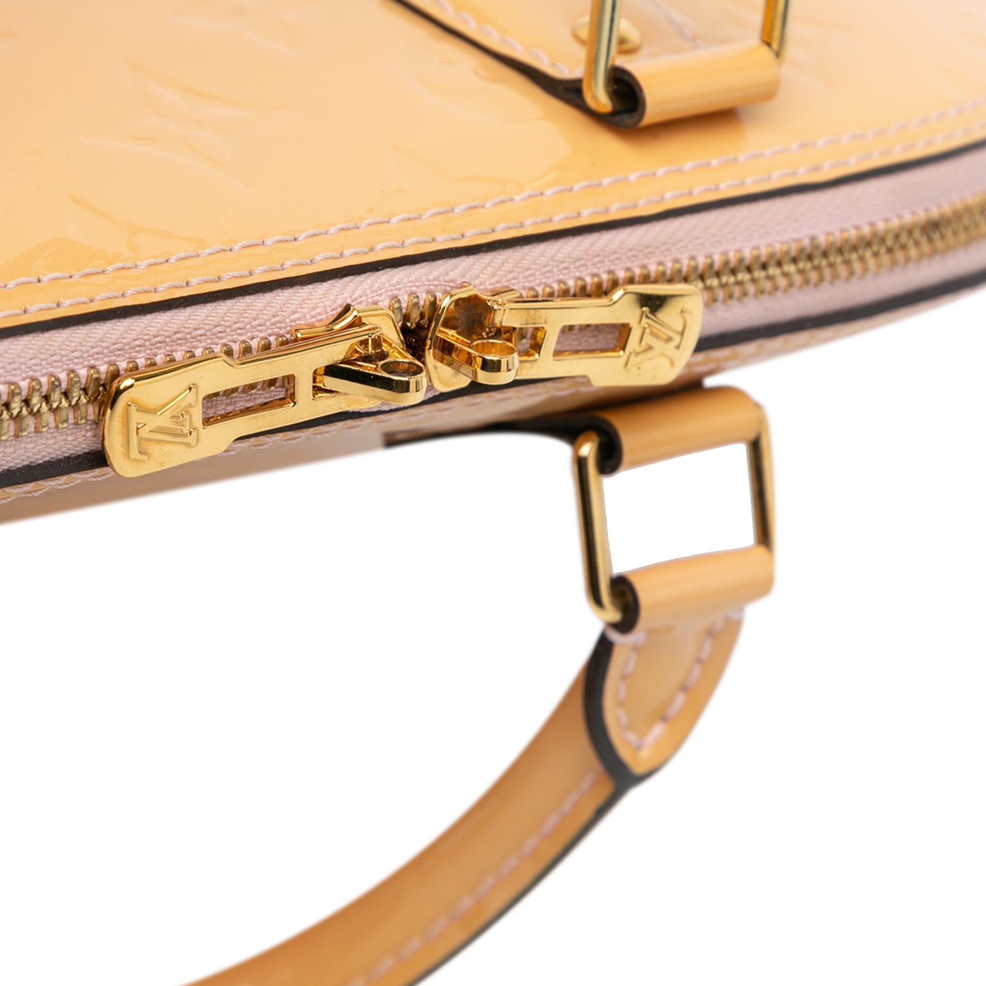 Louis Vuitton Monogram Vernis Alma PM (SHG-vKQKeS)