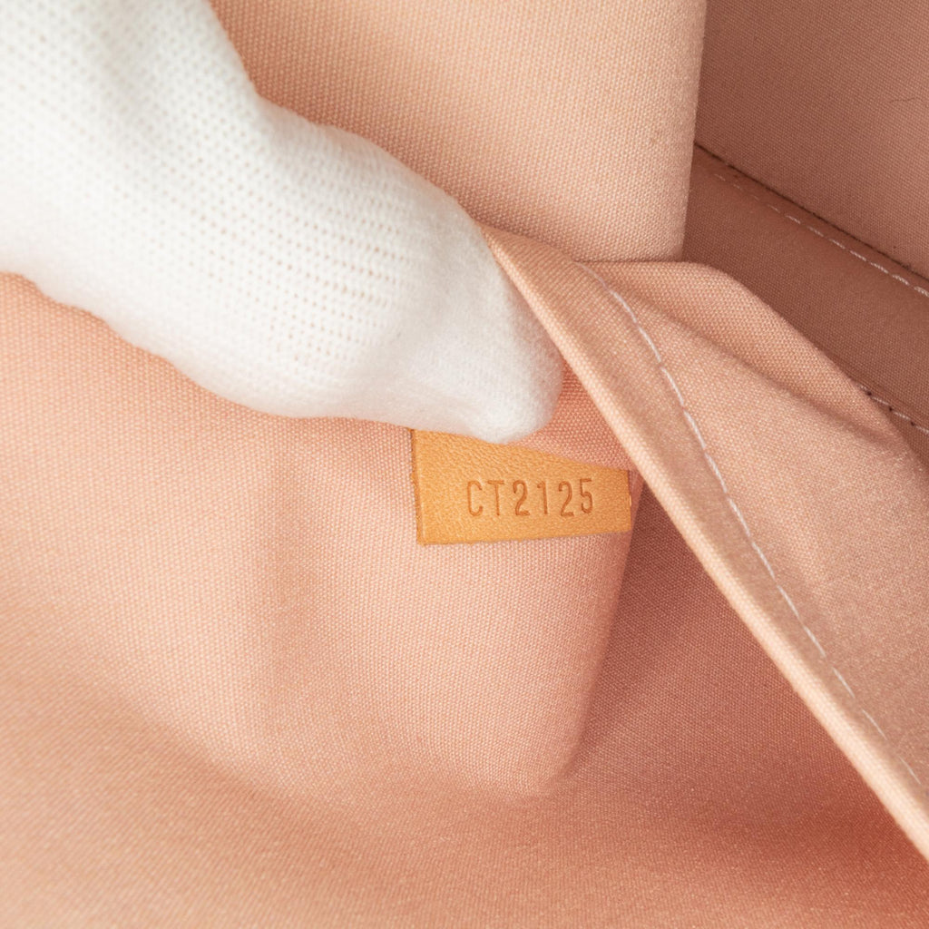 Louis Vuitton Monogram Vernis Alma PM (SHG-vKQKeS)