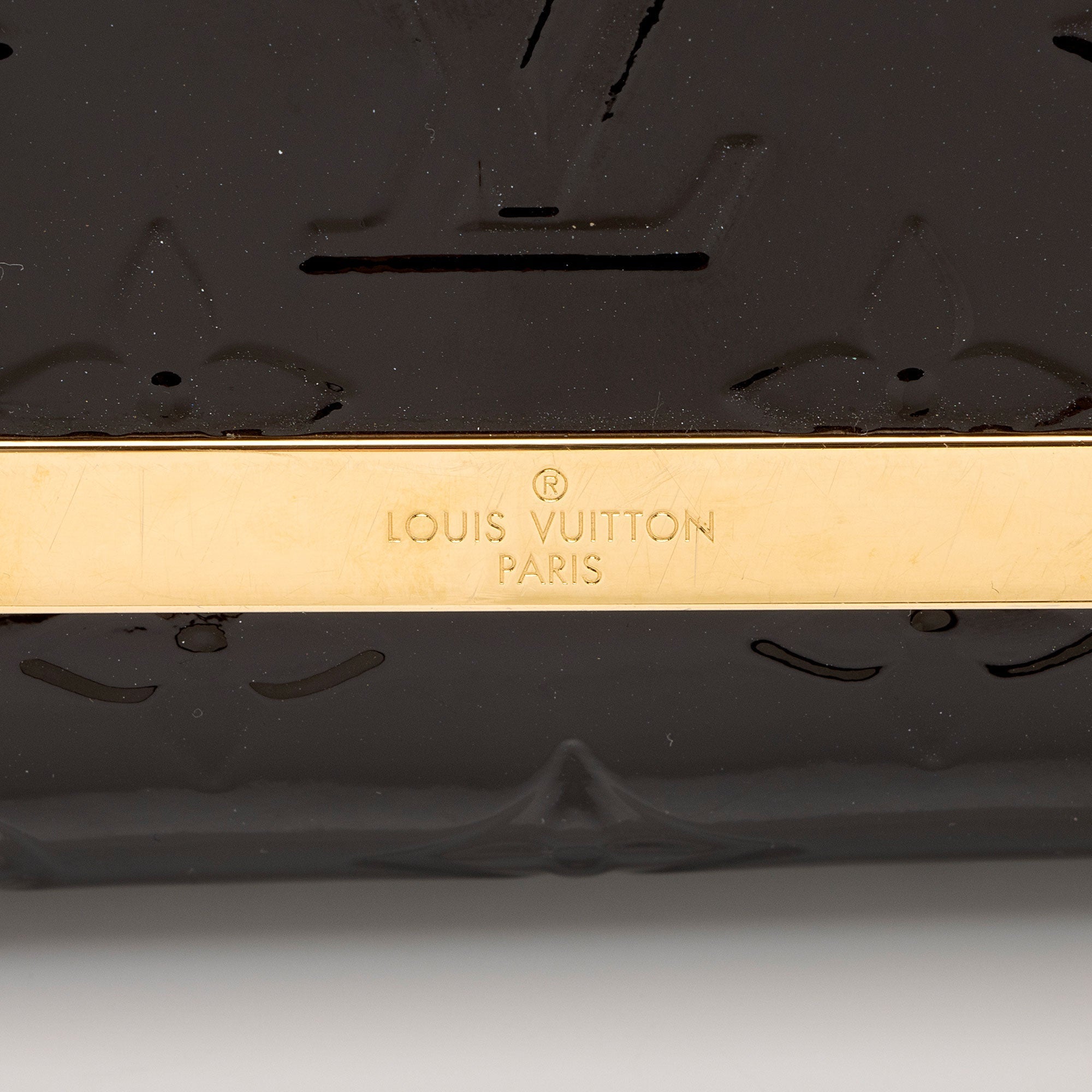 Louis Vuitton Monogram Vernis Ana Clutch (SHF-Jnmx4k)