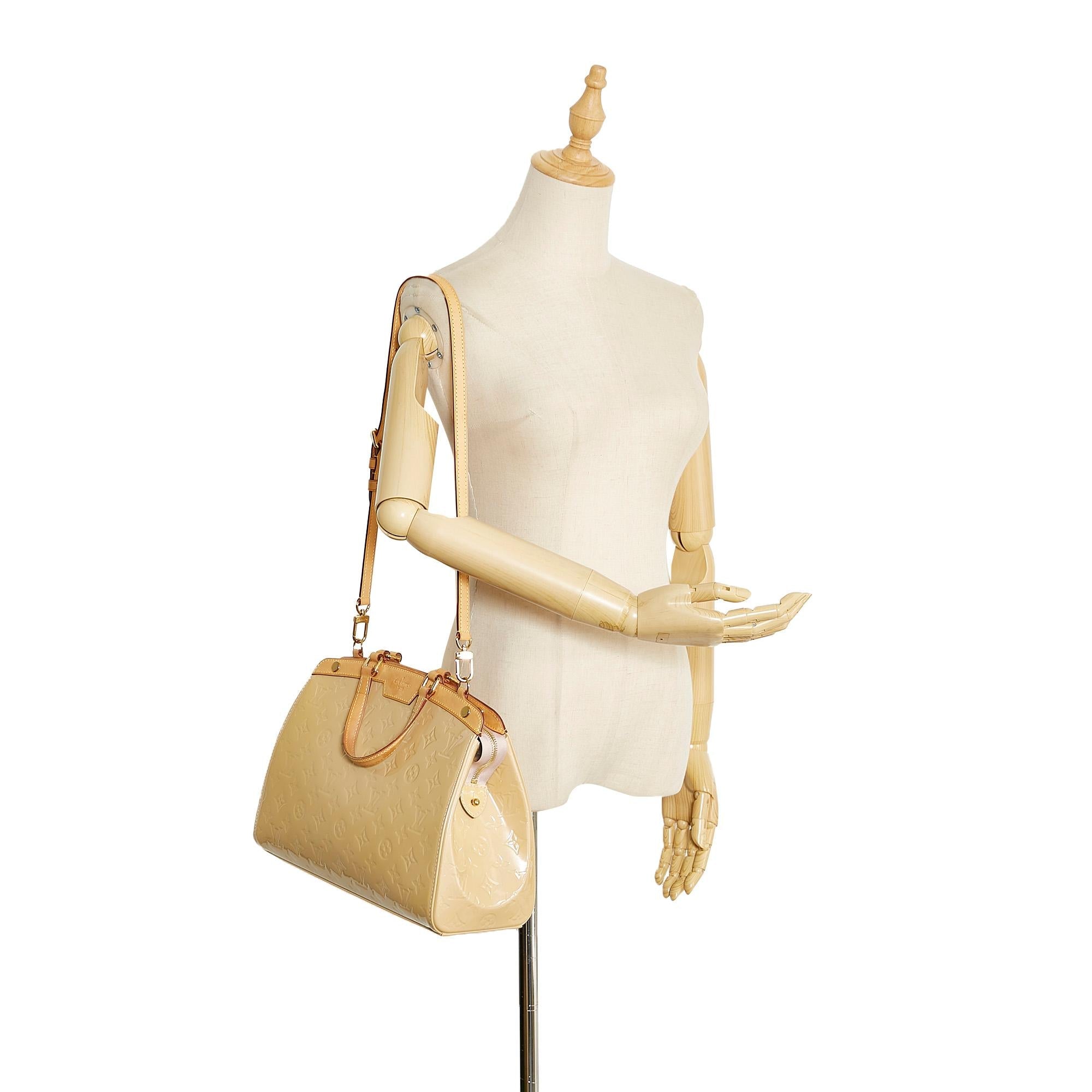 Louis Vuitton Monogram Vernis Brea MM (SHG-EXk7Yz)