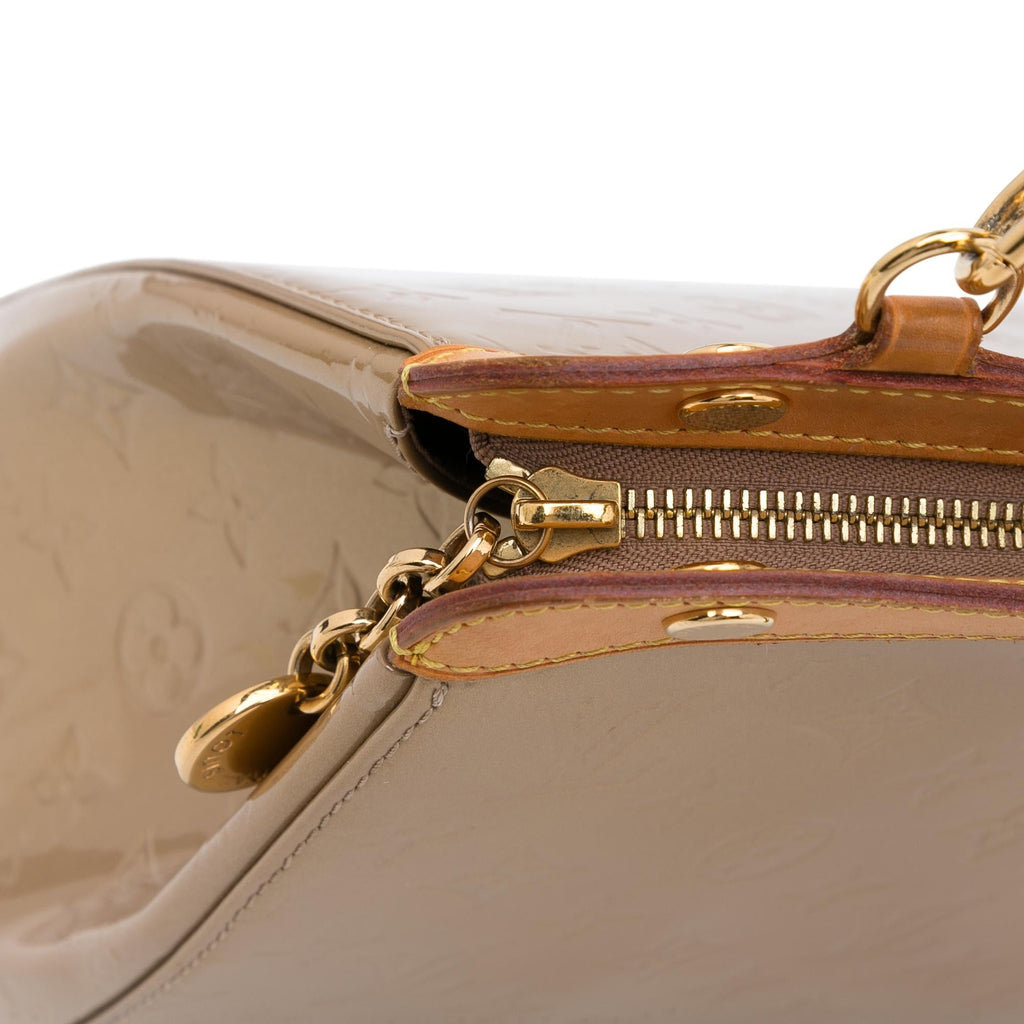 Louis Vuitton Monogram Vernis Brea MM (SHG-EXu7oQ)