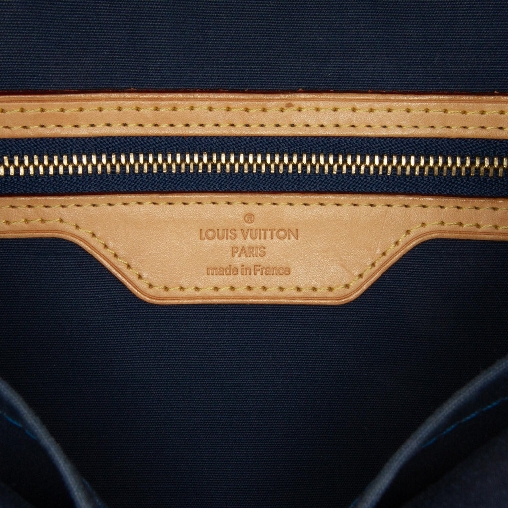 Louis Vuitton Monogram Vernis Brea MM (SHG-fRXpXE)