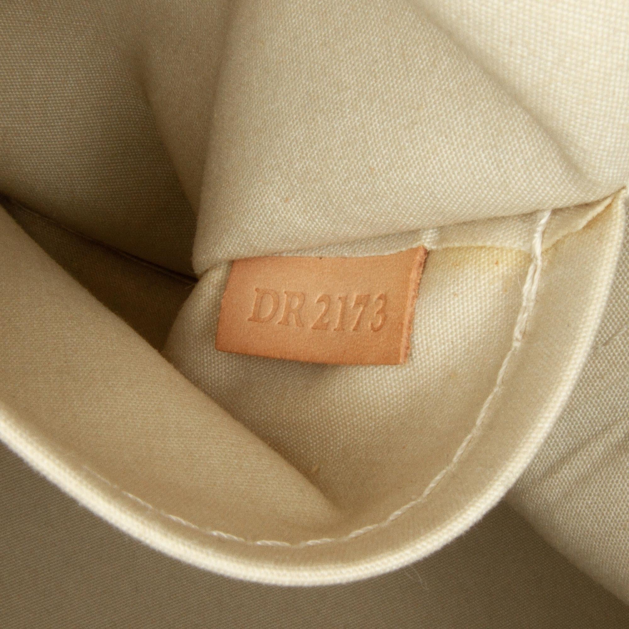 Louis Vuitton Monogram Vernis Brea MM (SHG-yttlDO)