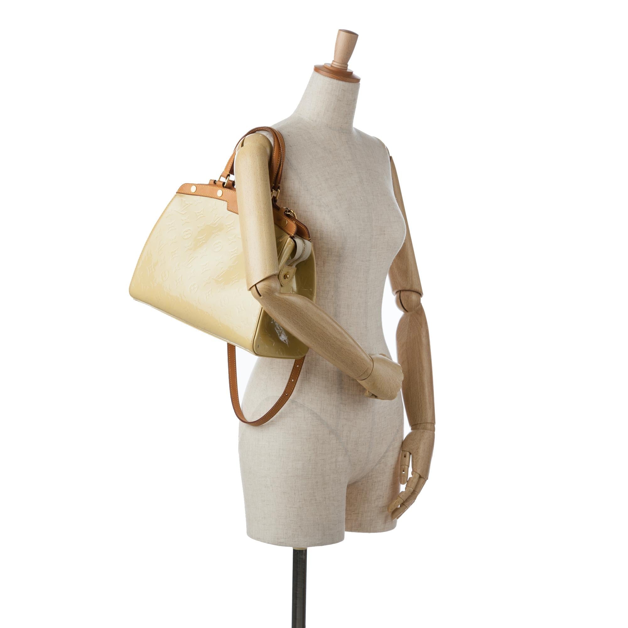 Louis Vuitton Monogram Vernis Brea MM (SHG-yttlDO)