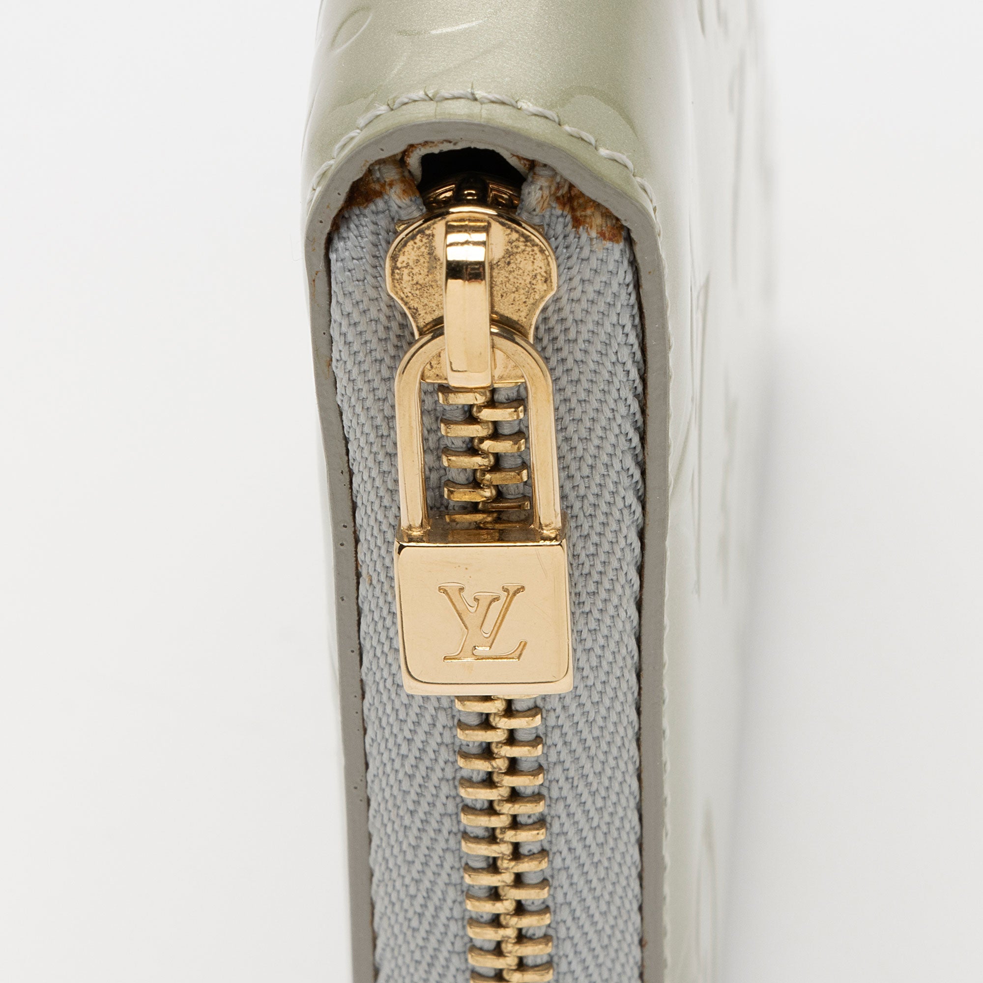 Louis Vuitton Monogram Vernis Broome Zip Wallet (SHF-CXPAov)