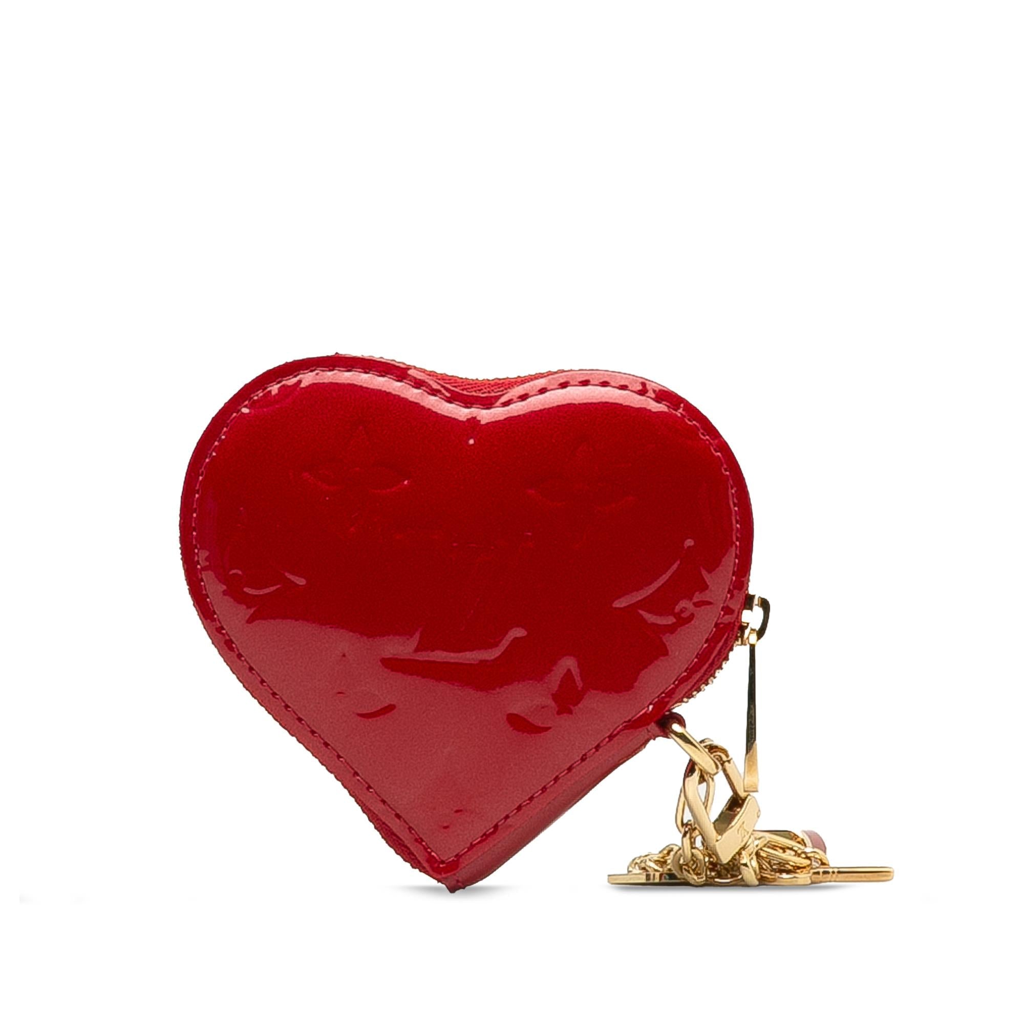 Louis Vuitton Monogram Vernis Heart Coin Purse (SHG-w8c3lR)