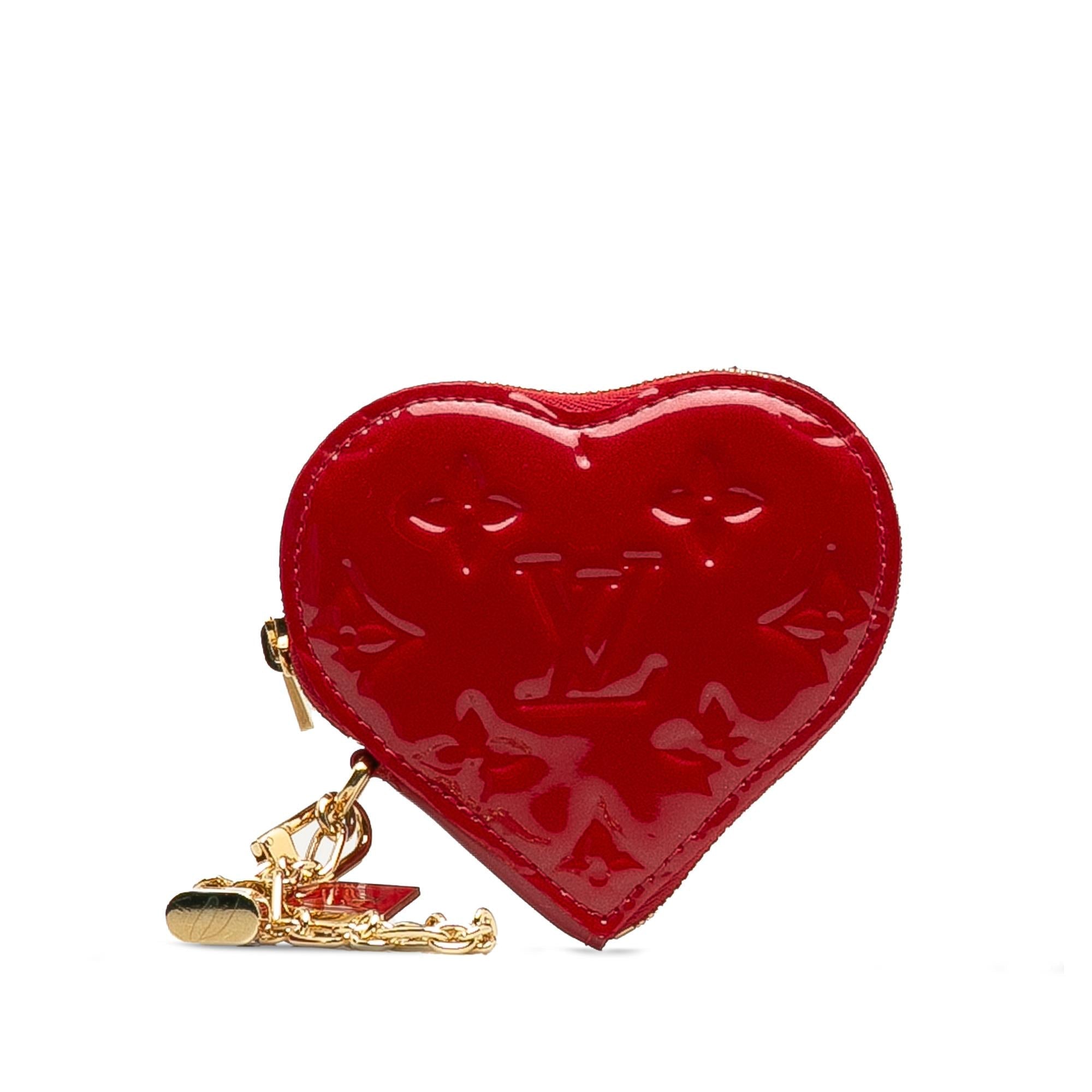 Louis Vuitton Monogram Vernis Heart Coin Purse (SHG-w8c3lR)