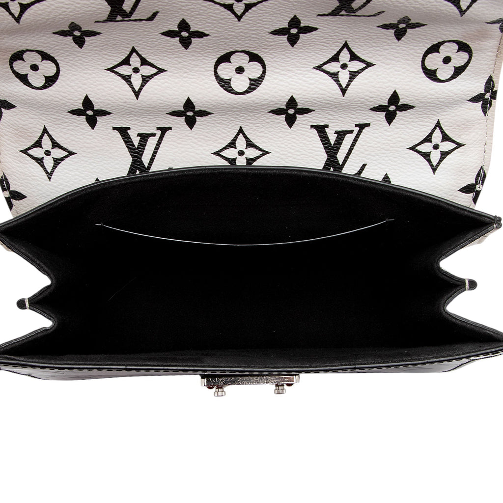 Louis Vuitton Monogram Vernis LV Wynwood Shoulder Bag (SHF-7bBUZJ)