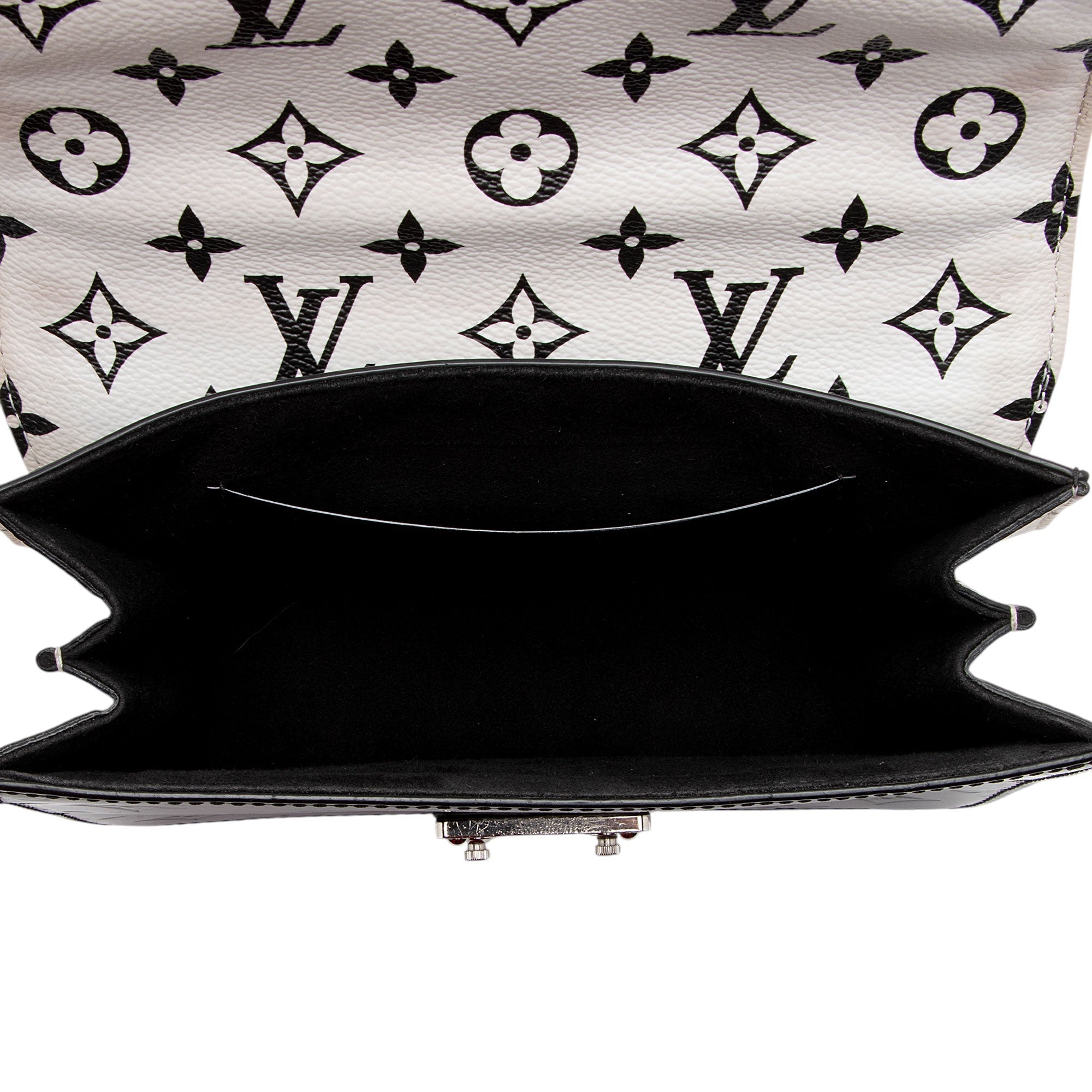 Louis Vuitton Monogram Vernis LV Wynwood Shoulder Bag (SHF-7bBUZJ)
