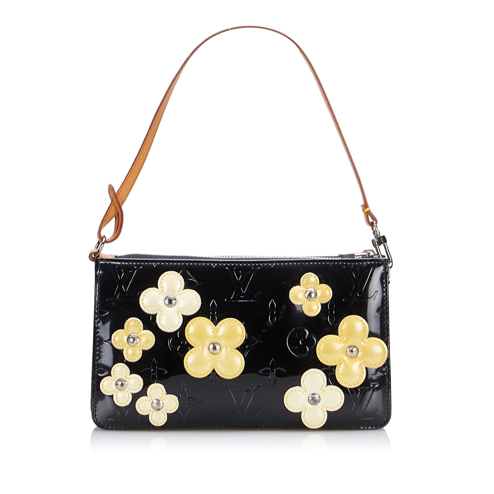 Louis Vuitton Monogram Vernis Lexington Fleurs Pochette (SHG-EGCiL8)