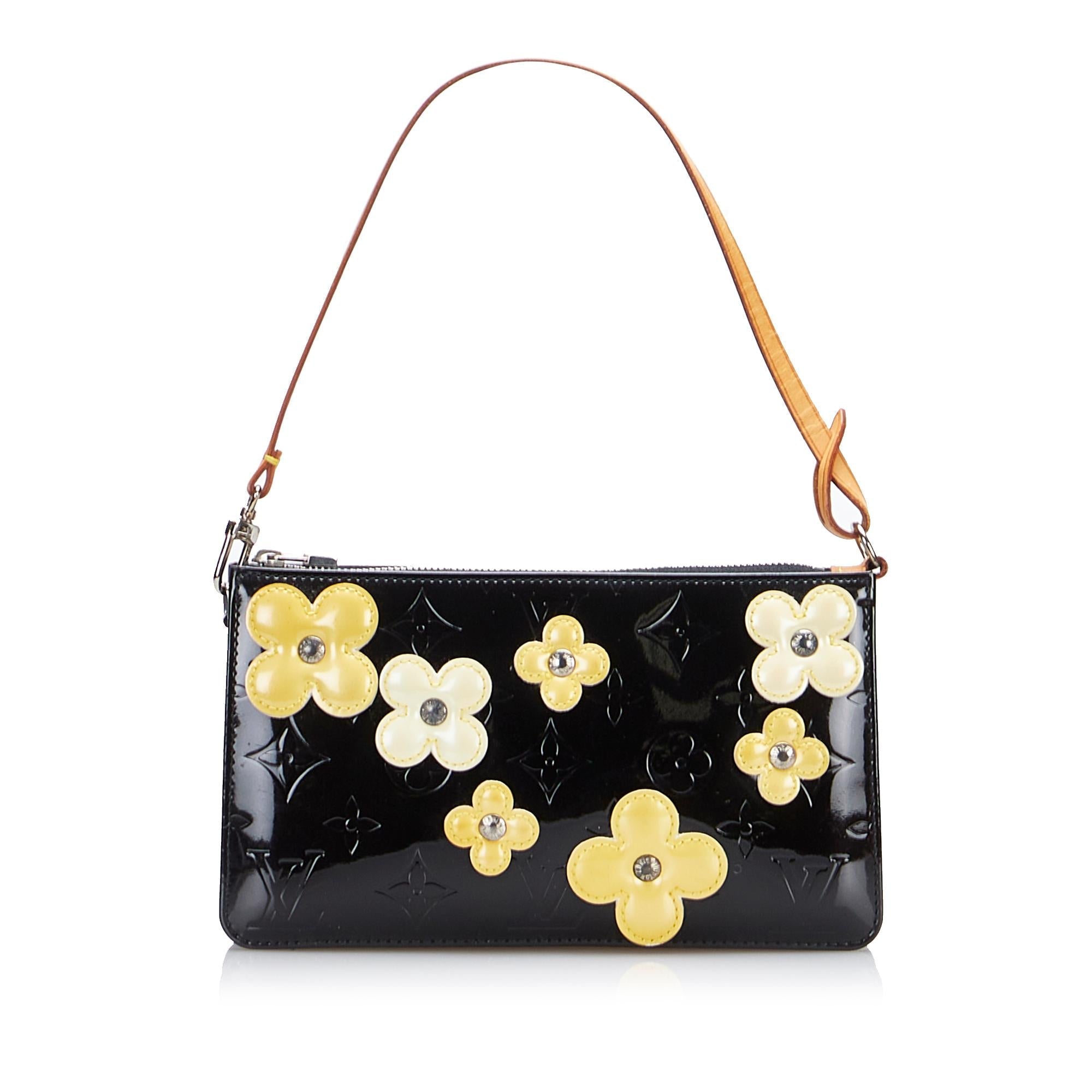 Louis Vuitton Monogram Vernis Lexington Fleurs Pochette (SHG-EGCiL8)