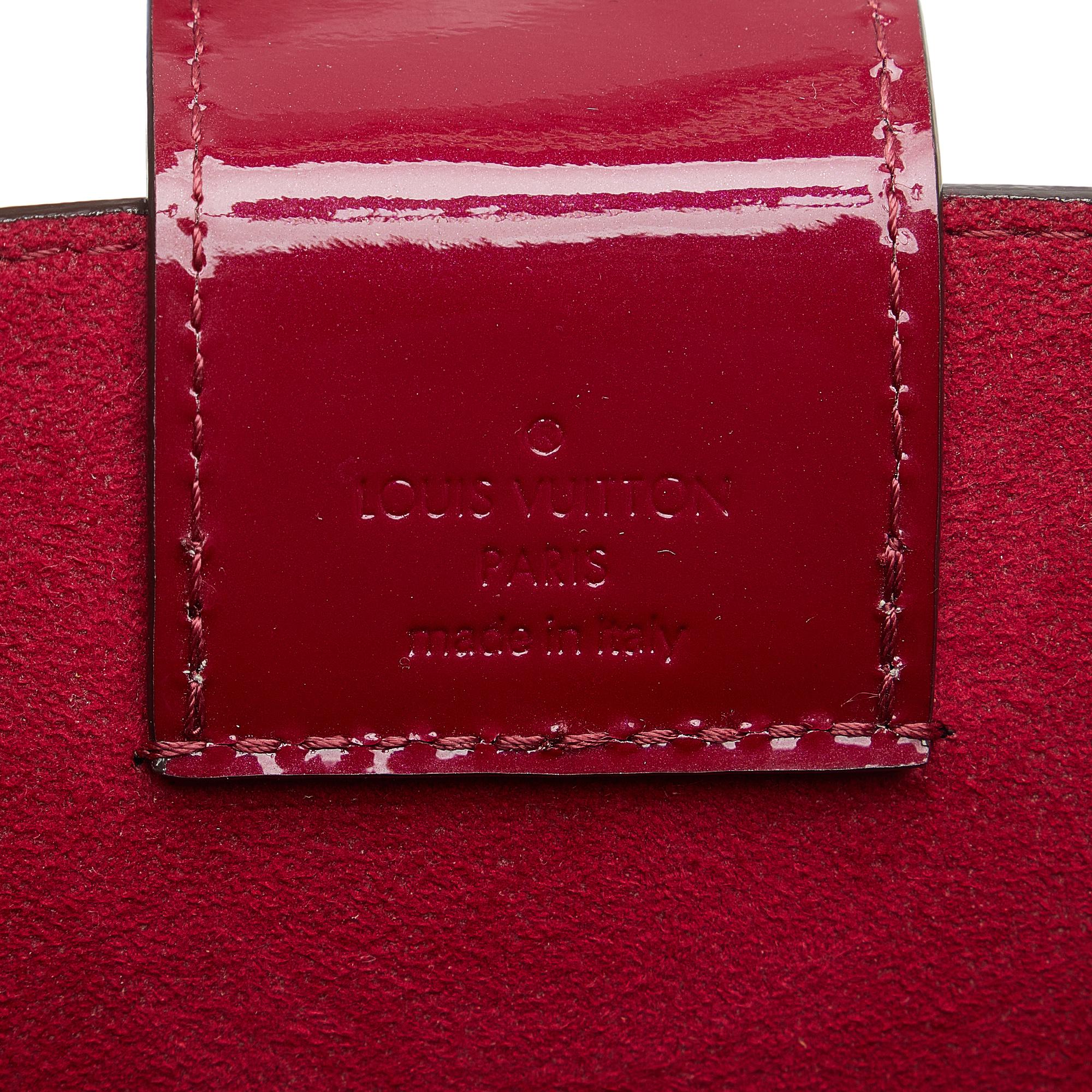 Louis Vuitton Monogram Vernis Long Beach PM (SHG-Z4IHvd)