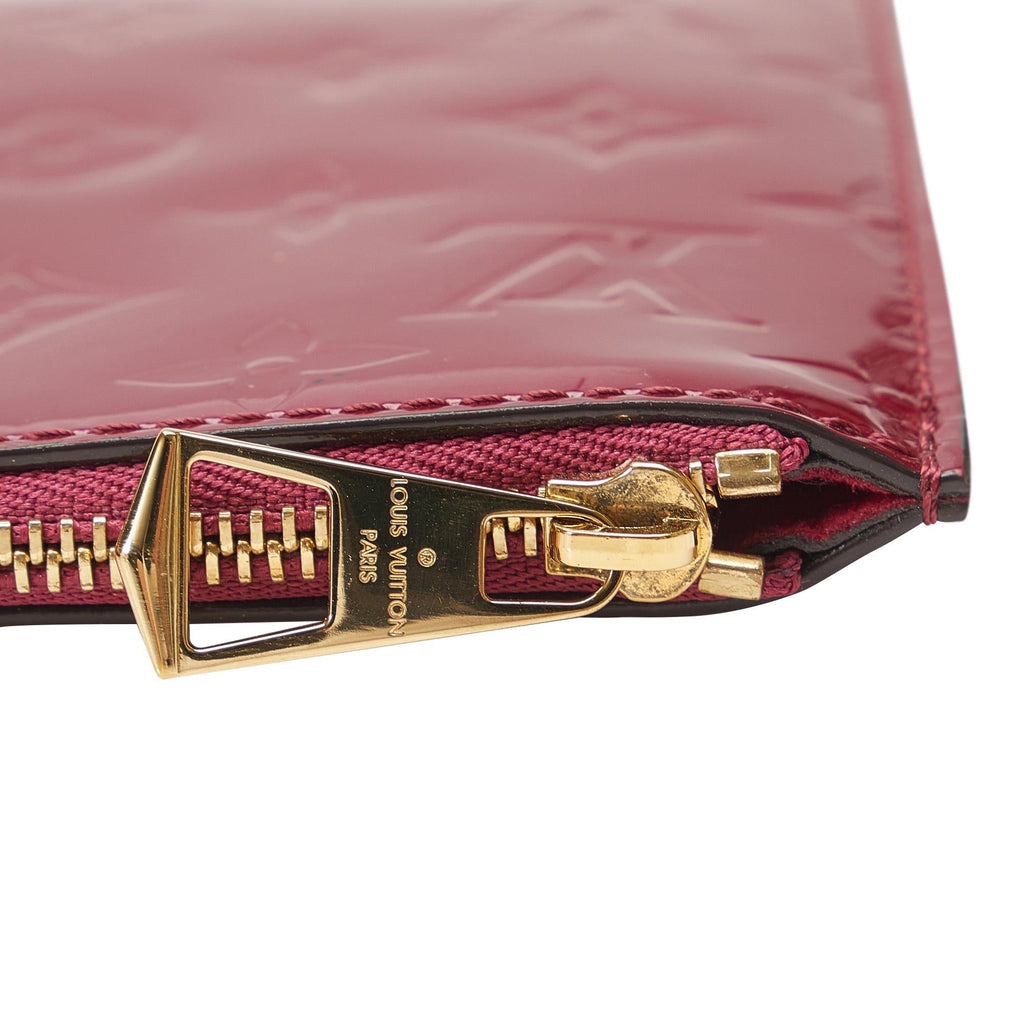 Louis Vuitton Monogram Vernis Long Beach PM (SHG-Z4IHvd)