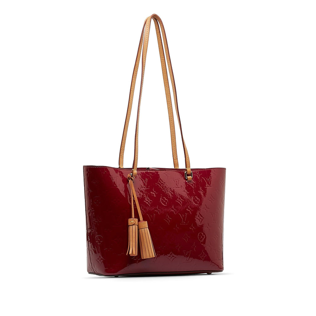 Louis Vuitton Monogram Vernis Long Beach PM (SHG-Z4IHvd)