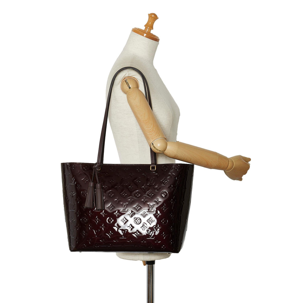 Louis Vuitton Monogram Vernis Long Beach (SHG-AhOsEx)