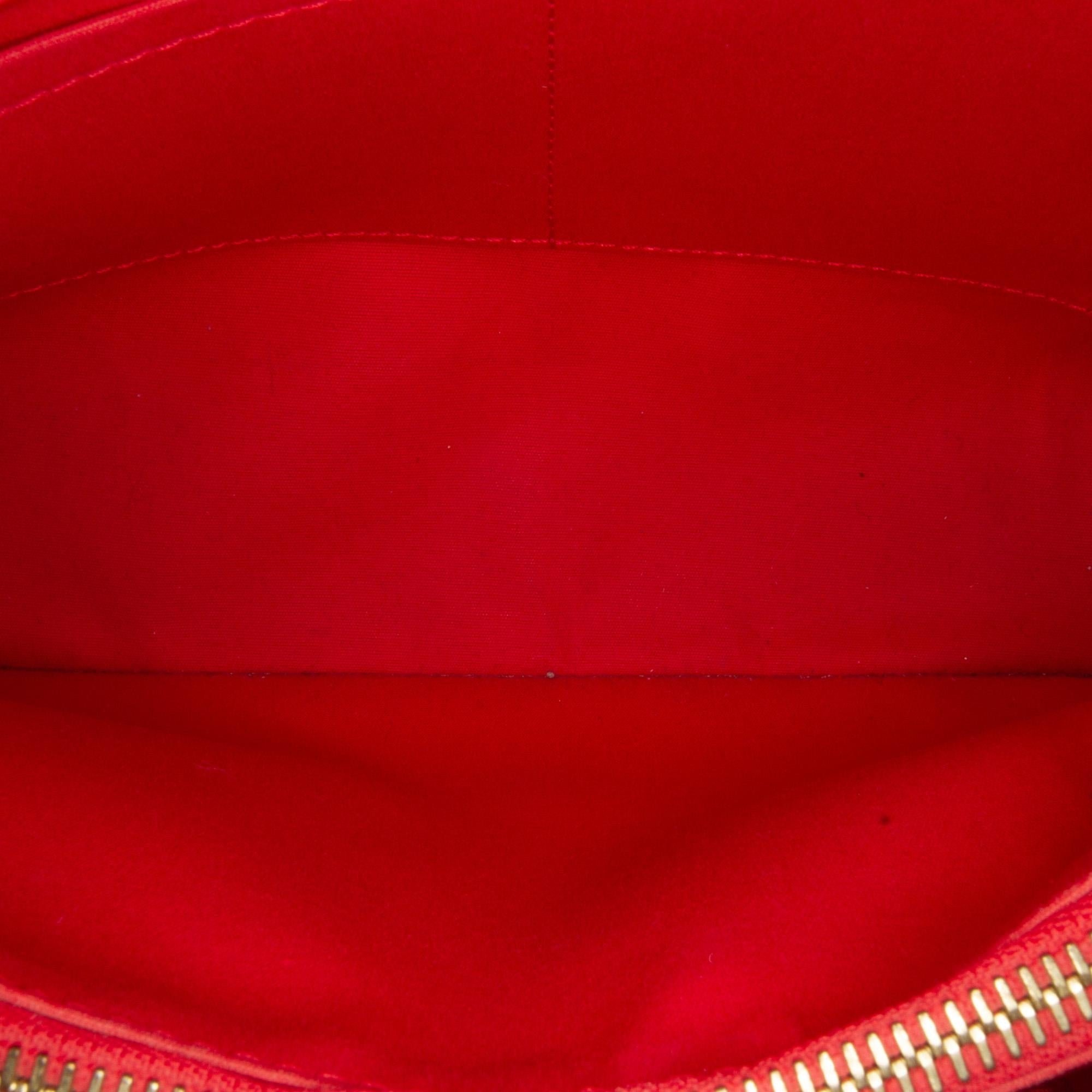 Louis Vuitton Monogram Vernis Montaigne BB (SHG-v8kJTe)