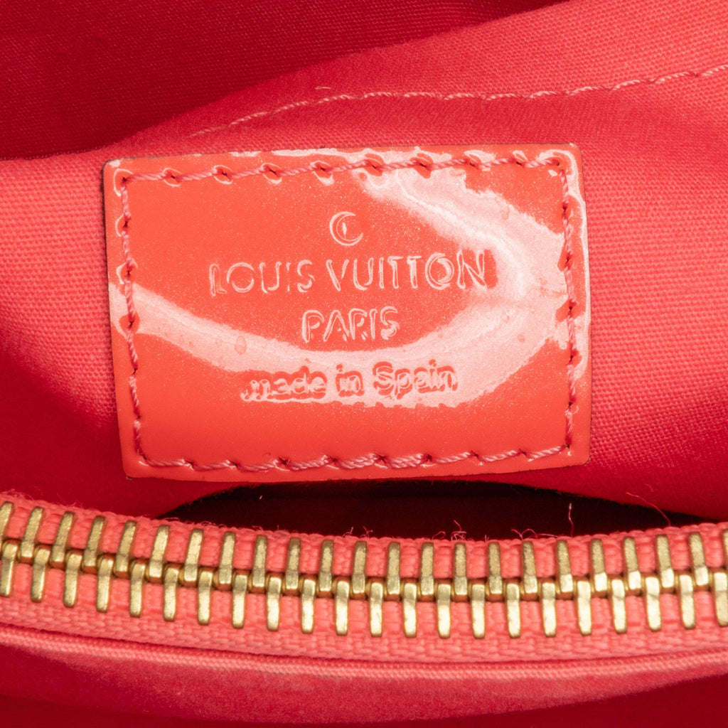 Louis Vuitton Monogram Vernis Montaigne BB (SHG-v4ynf0)