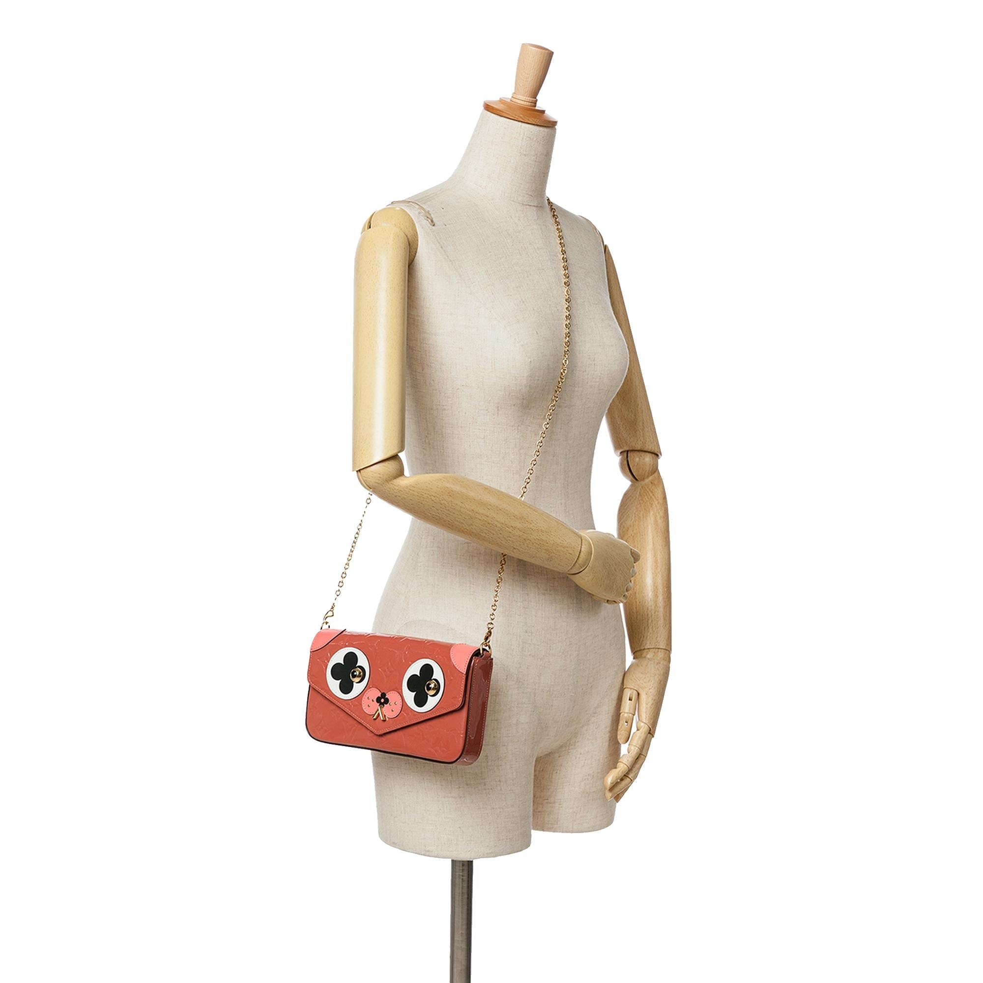 Louis Vuitton Monogram Vernis Pochette Felicie Valentine Dog