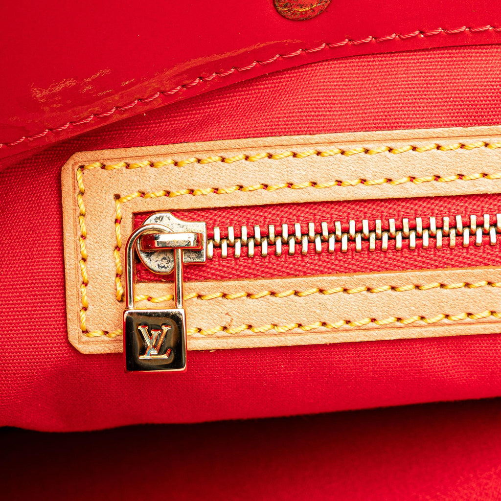 Louis Vuitton Monogram Vernis Reade MM