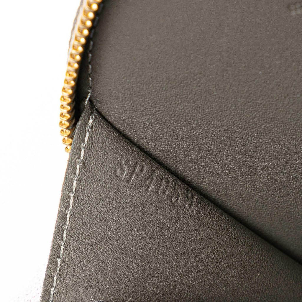 Louis Vuitton Monogram Vernis Round Coin Pouch (SHG-lfv8Cg)