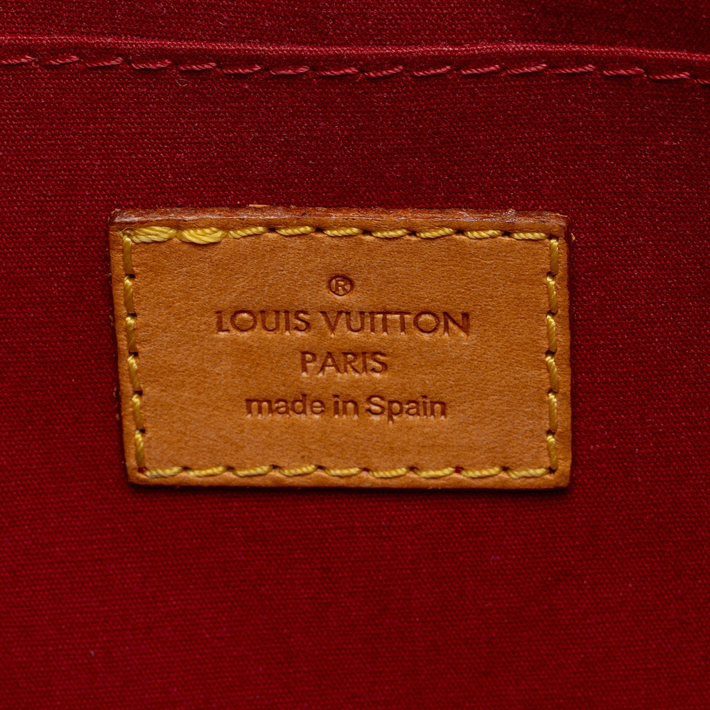 Louis Vuitton Monogram Vernis Roxbury Drive Clutch (SHF-pLf78E)