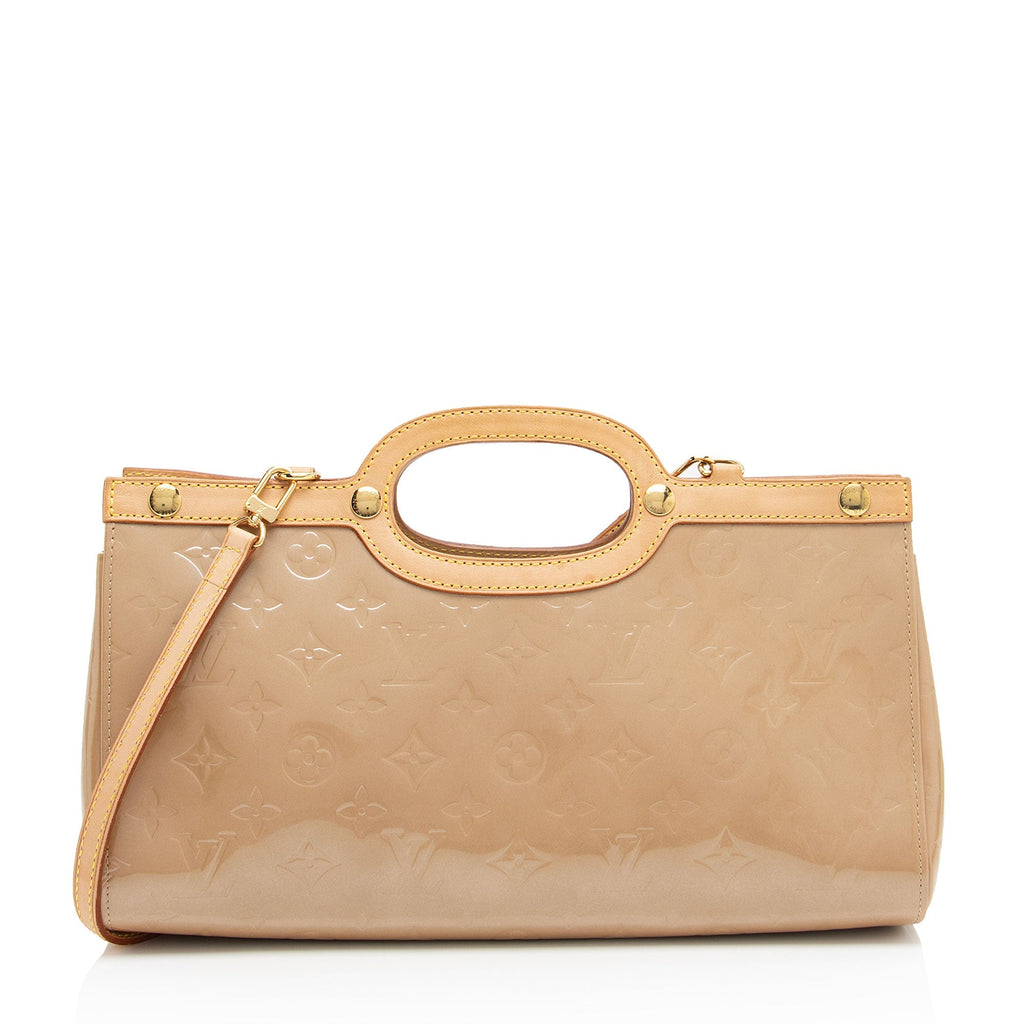 Louis Vuitton Monogram Vernis Roxbury Drive Clutch (SHF-JTTZyc)