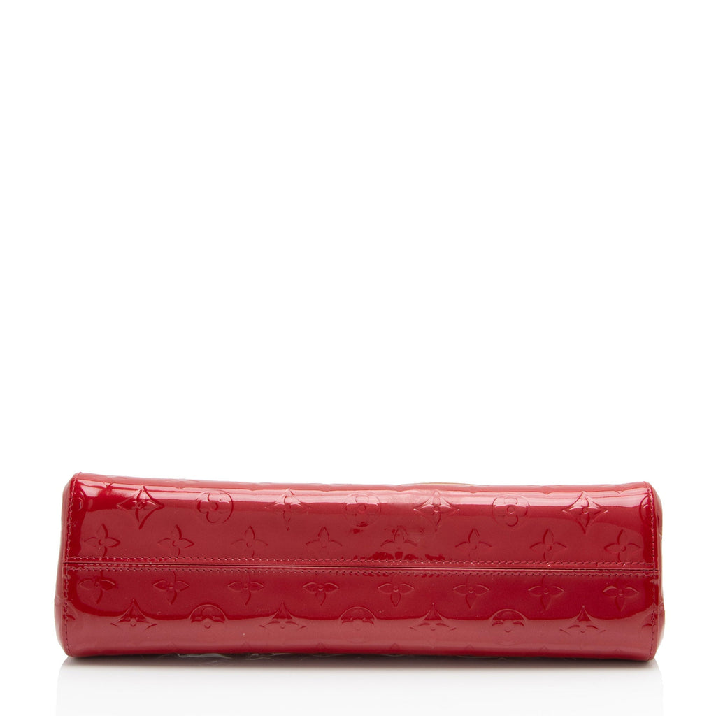 Louis Vuitton Monogram Vernis Roxbury Drive Clutch (SHF-OFeEM8)
