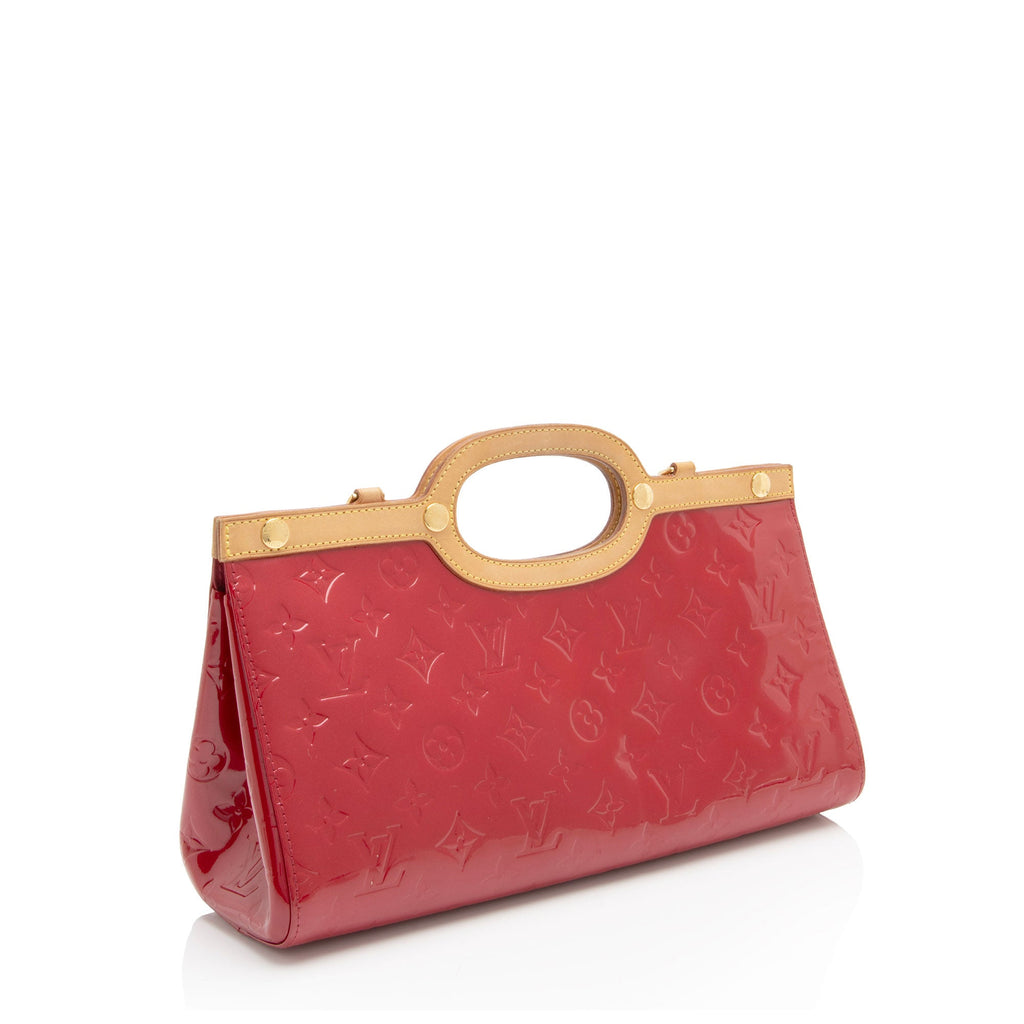 Louis Vuitton Monogram Vernis Roxbury Drive Clutch (SHF-OFeEM8)
