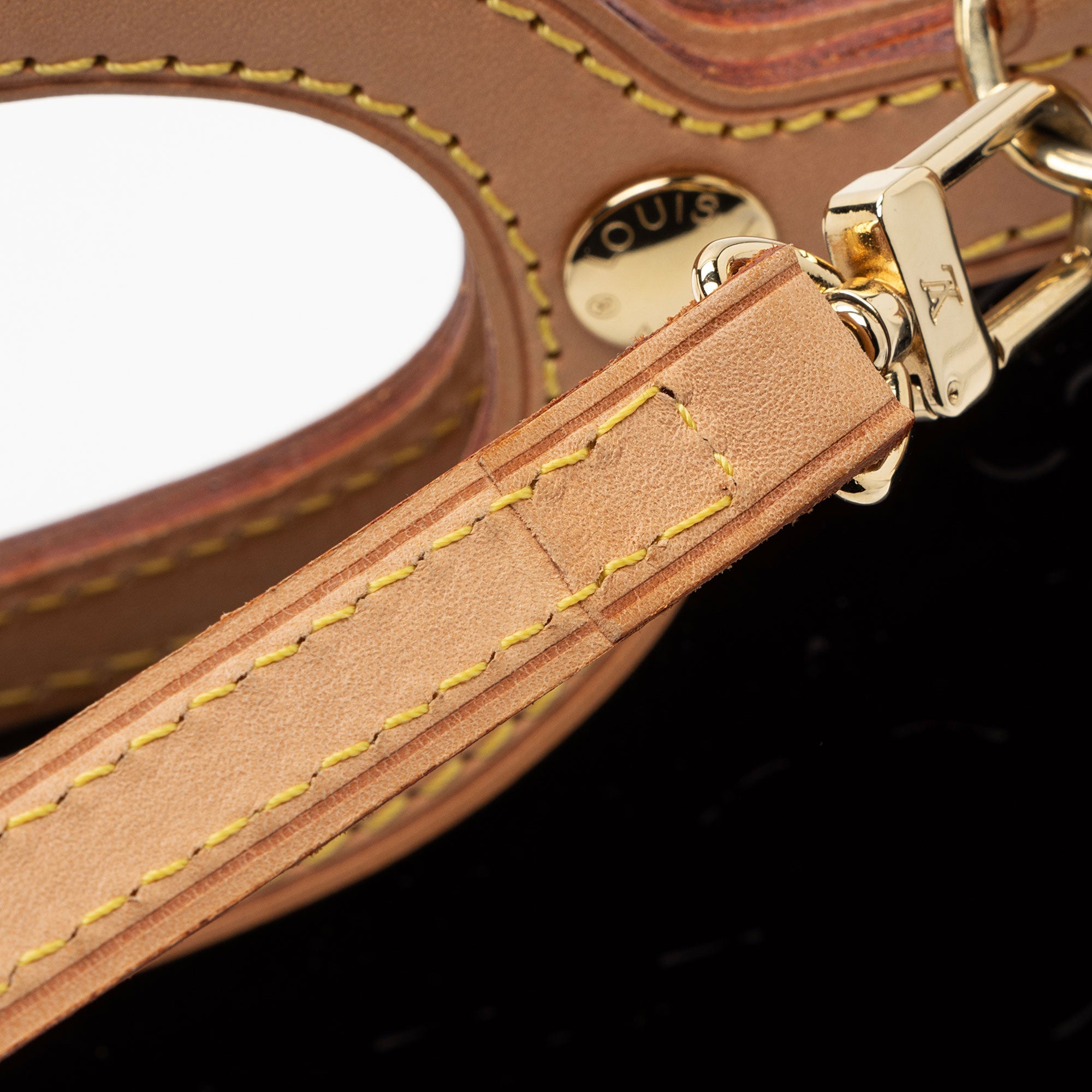Louis Vuitton Monogram Vernis Roxbury Drive Clutch (SHF-bnVJtW)
