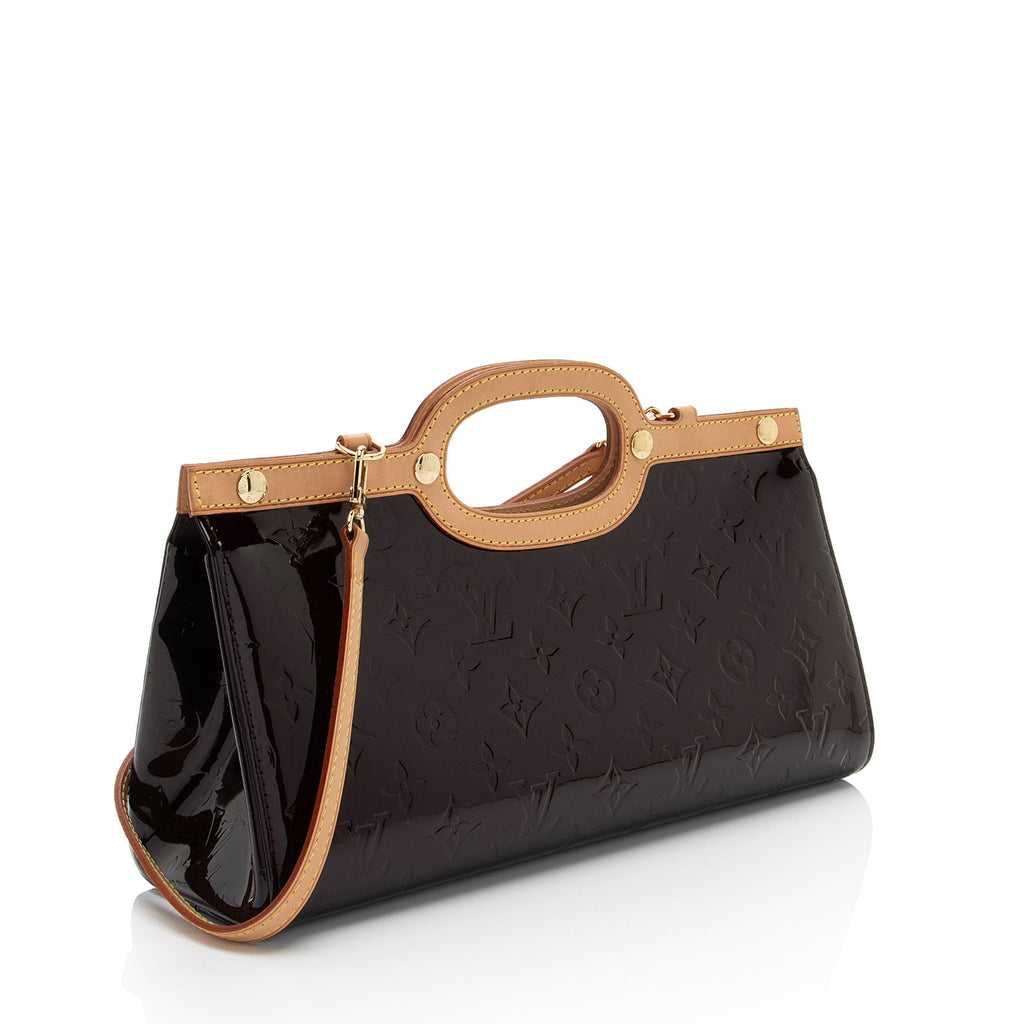 Louis Vuitton Monogram Vernis Roxbury Drive Clutch (SHF-bnVJtW)