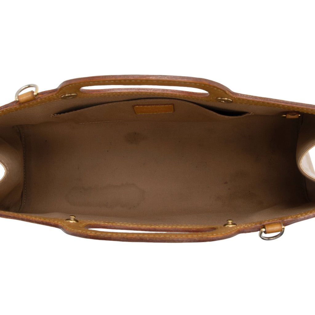 Louis Vuitton Monogram Vernis Roxbury Drive Clutch (SHF-KaFdPJ)