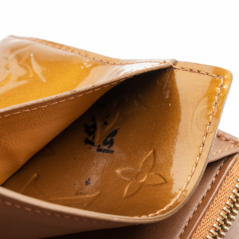 Louis Vuitton Monogram Vernis Sarah Wallet - FINAL SALE (SHF-15356)