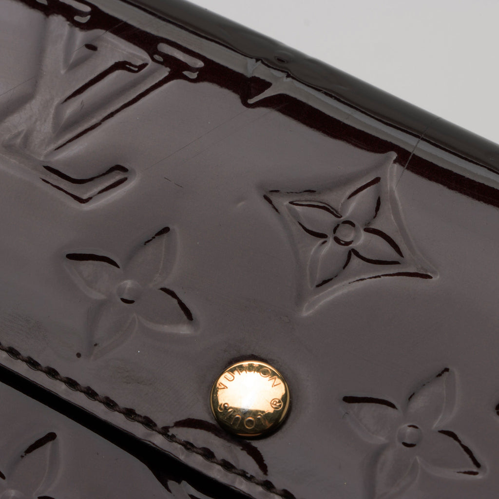 Louis Vuitton Monogram Vernis Sarah Wallet (SHF-U8GsUh)