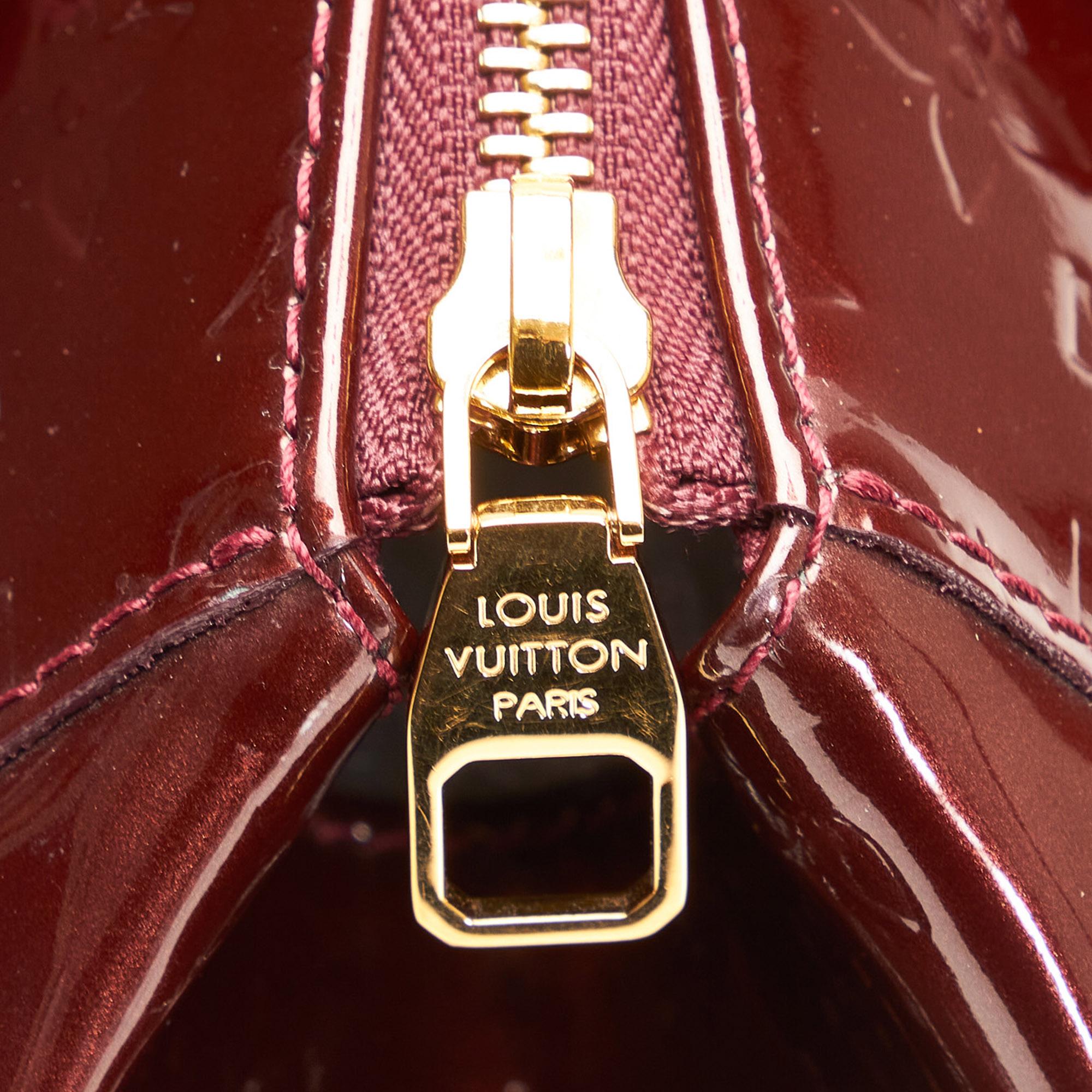 Louis Vuitton Monogram Vernis Sherwood PM (SHG-ODJJ2T)